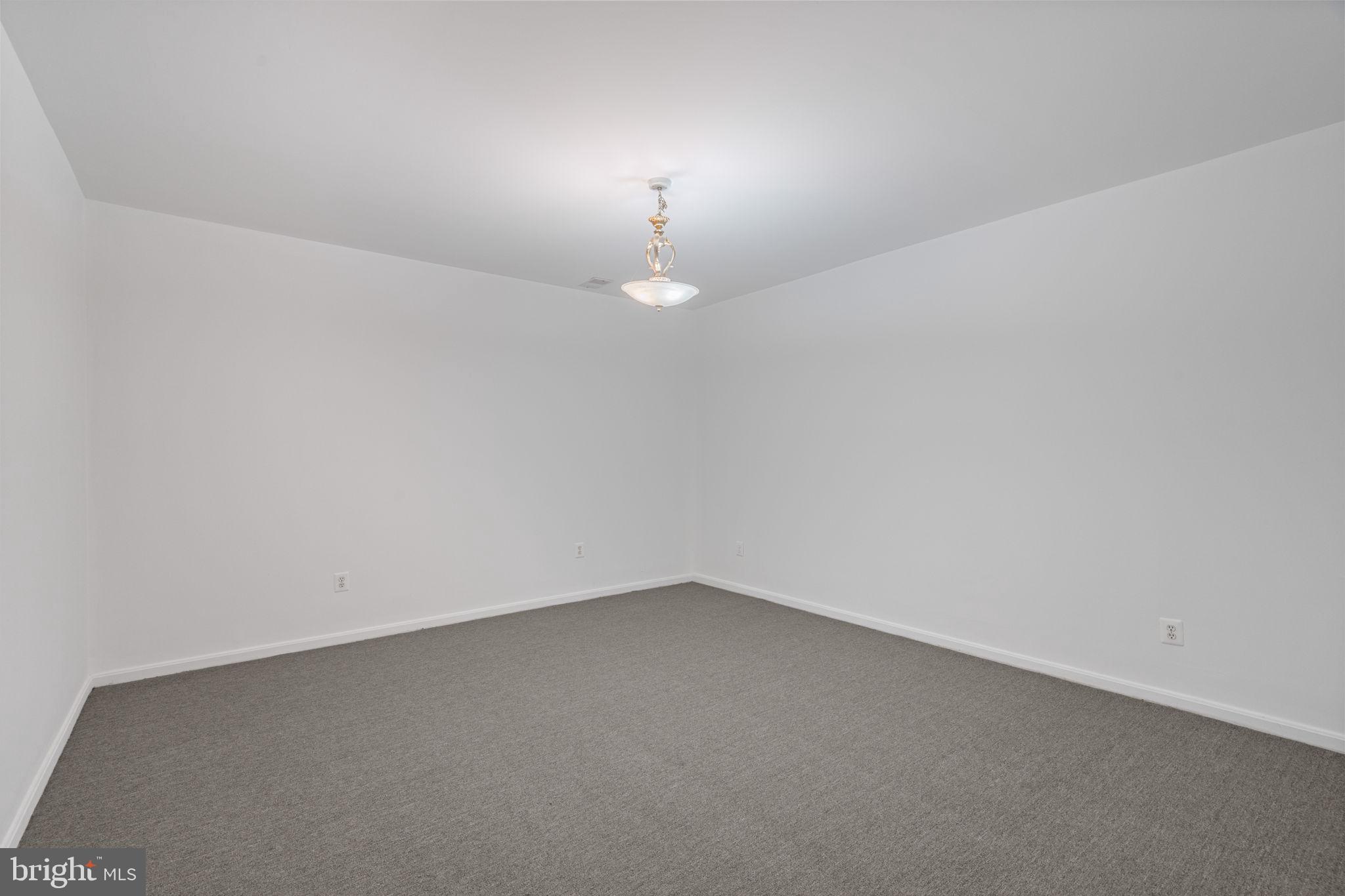 PT ROCKVILLE OUT RES. 3 - Residential