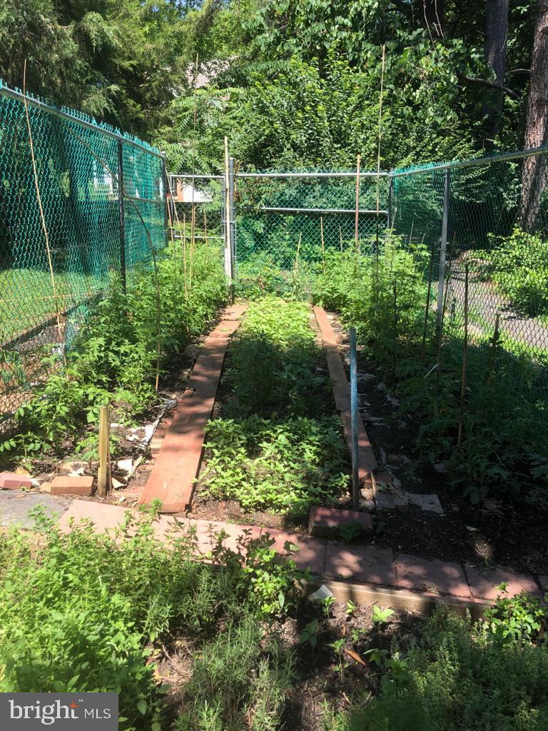 PT ROCKVILLE OUT RES. 3 - Residential