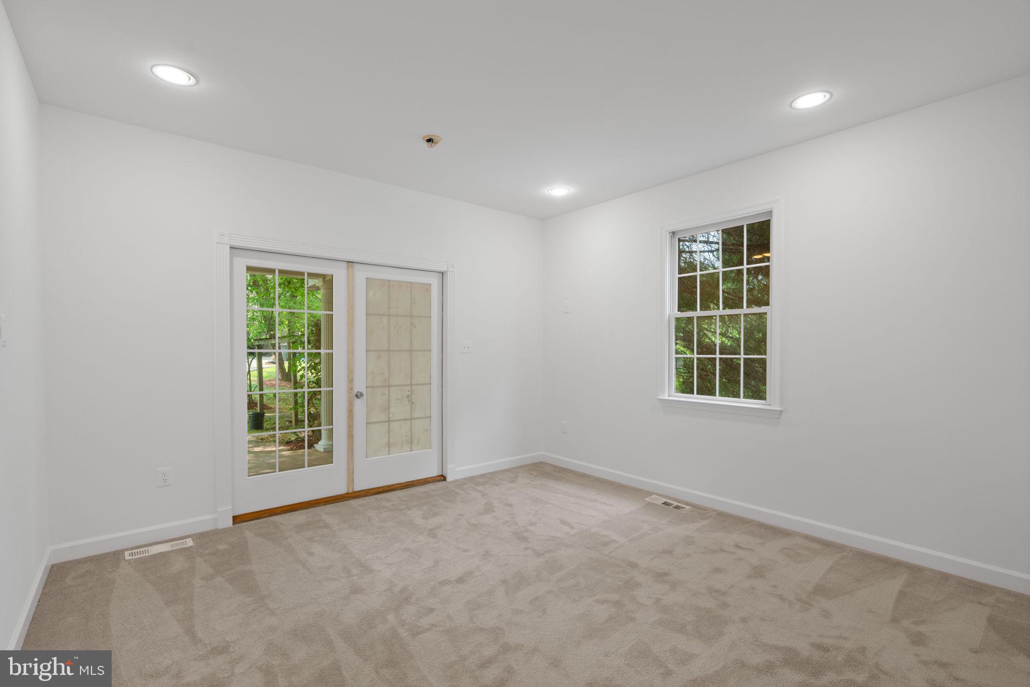 PT ROCKVILLE OUT RES. 3 - Residential