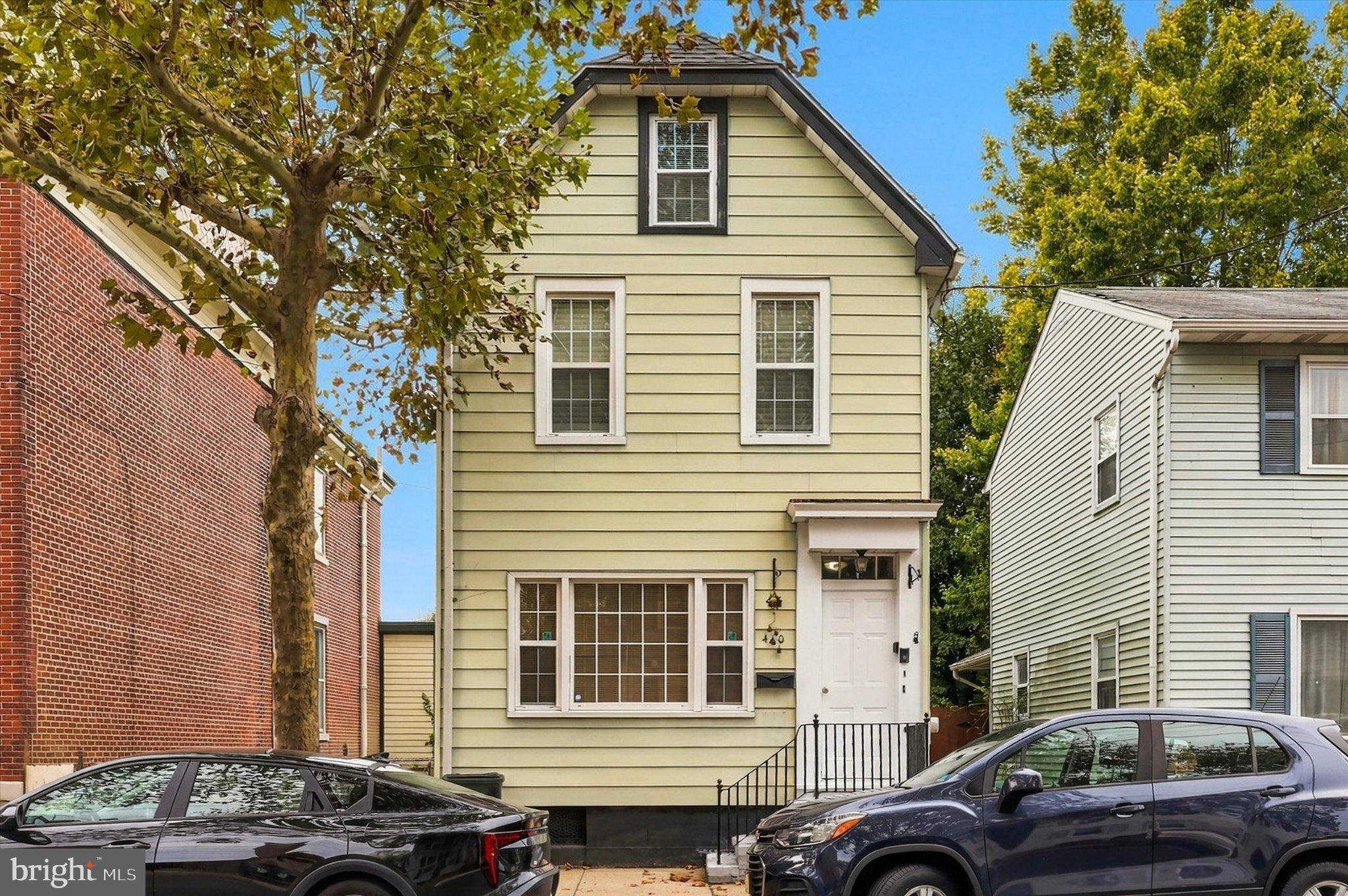410 FARNSWORTH AVENUE