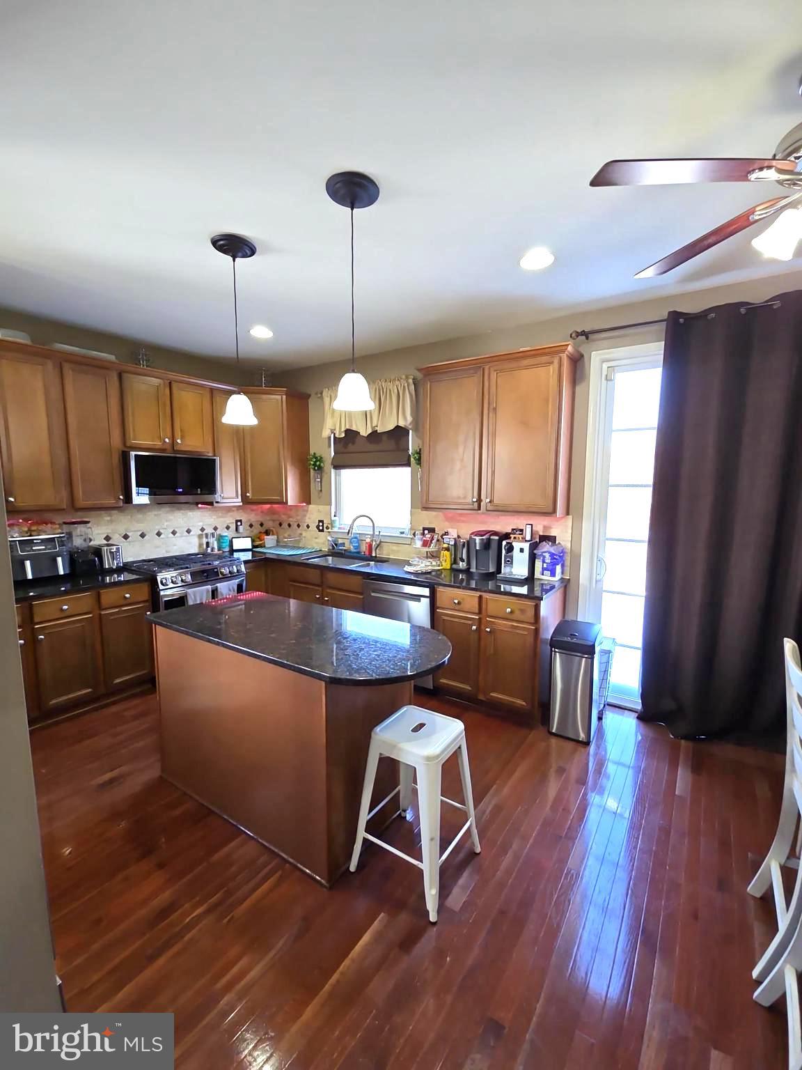 PEMBROOKE/VICTORY LAKES - Residential