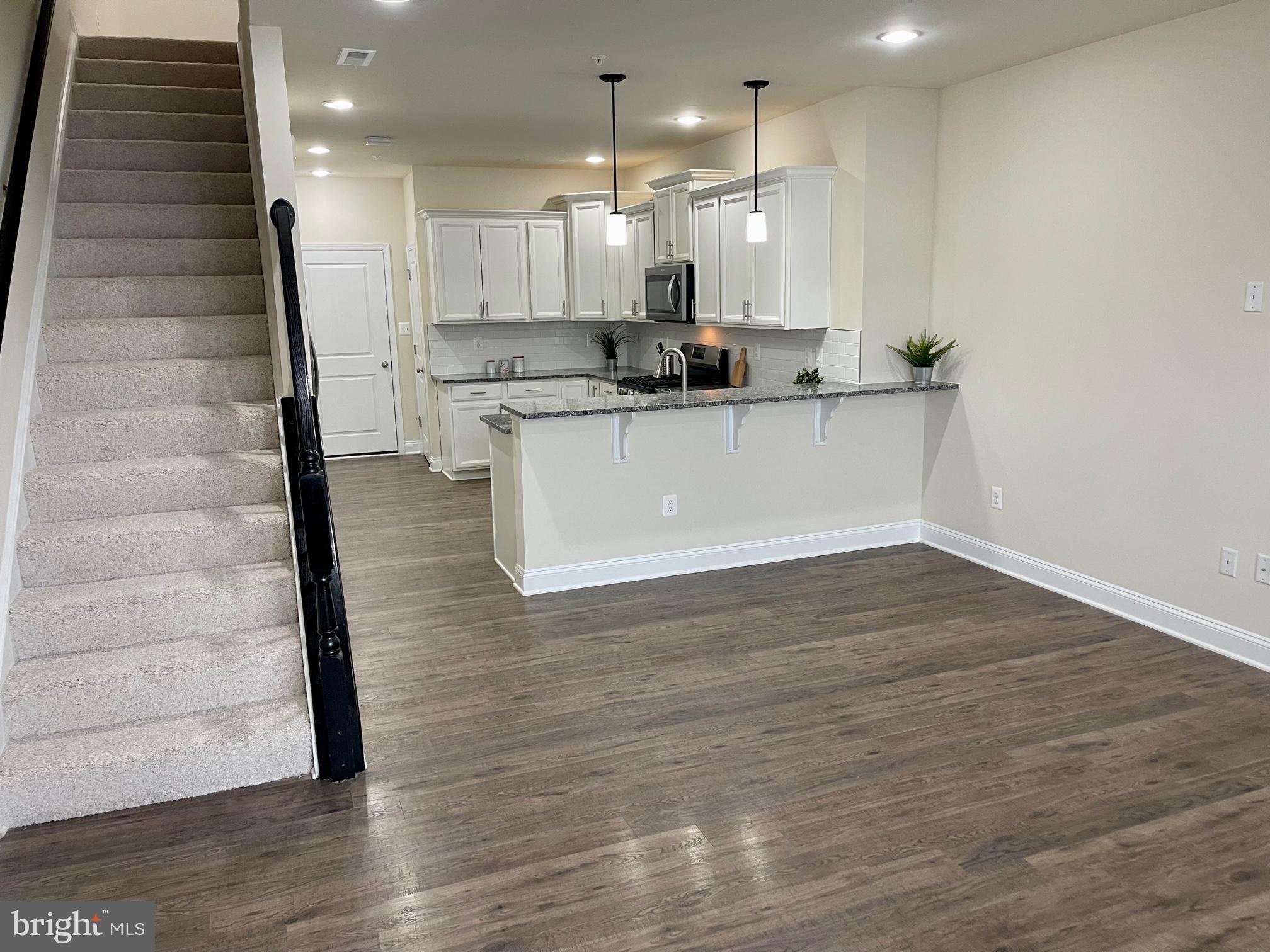 WESTVIEW SOUTH - Residential