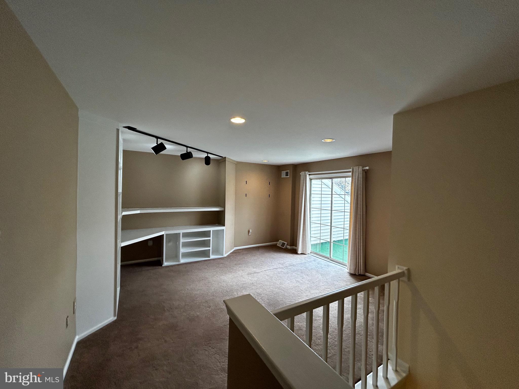 MONTGOMERY BROOKE - Residential Lease