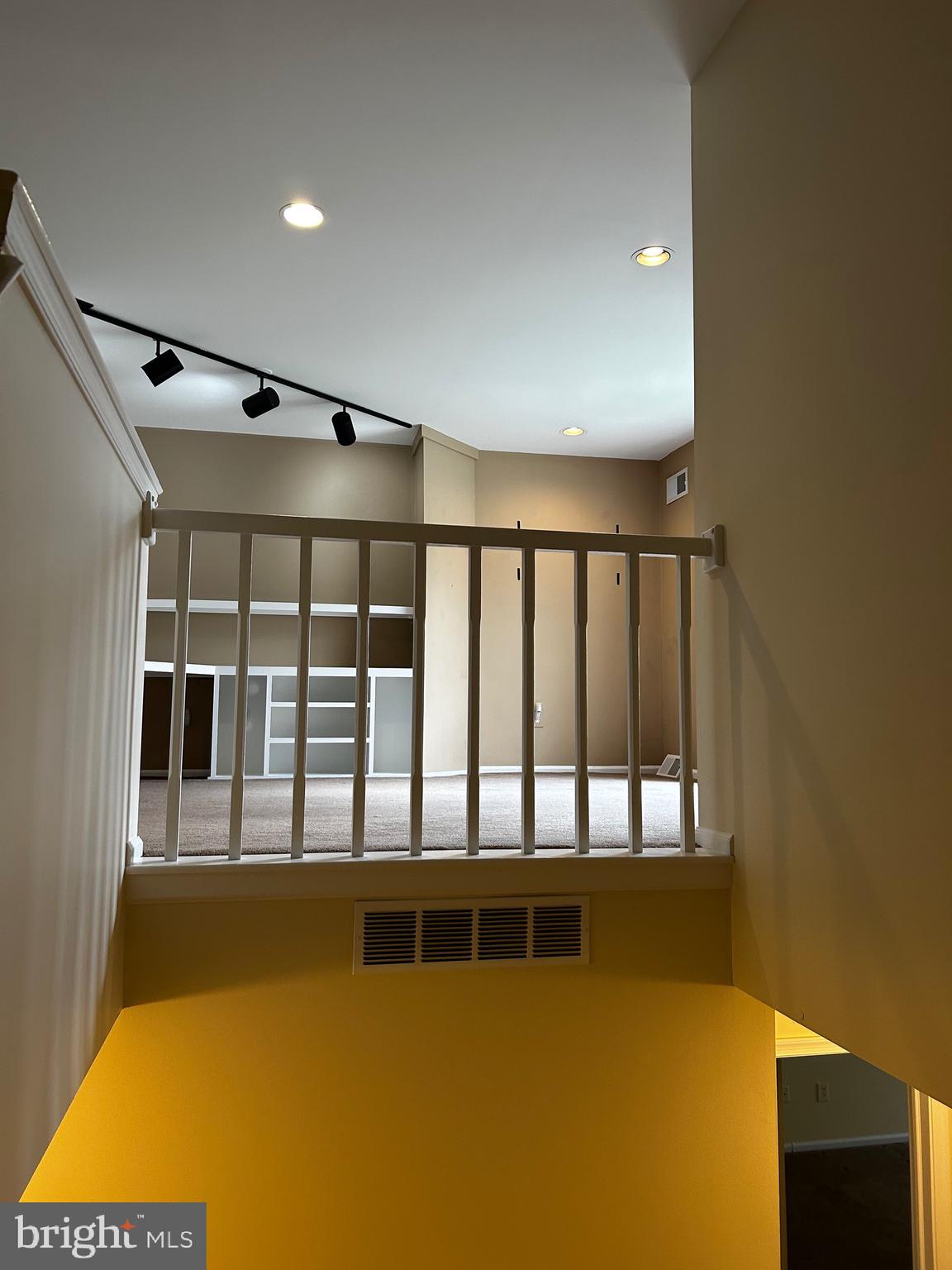 MONTGOMERY BROOKE - Residential Lease