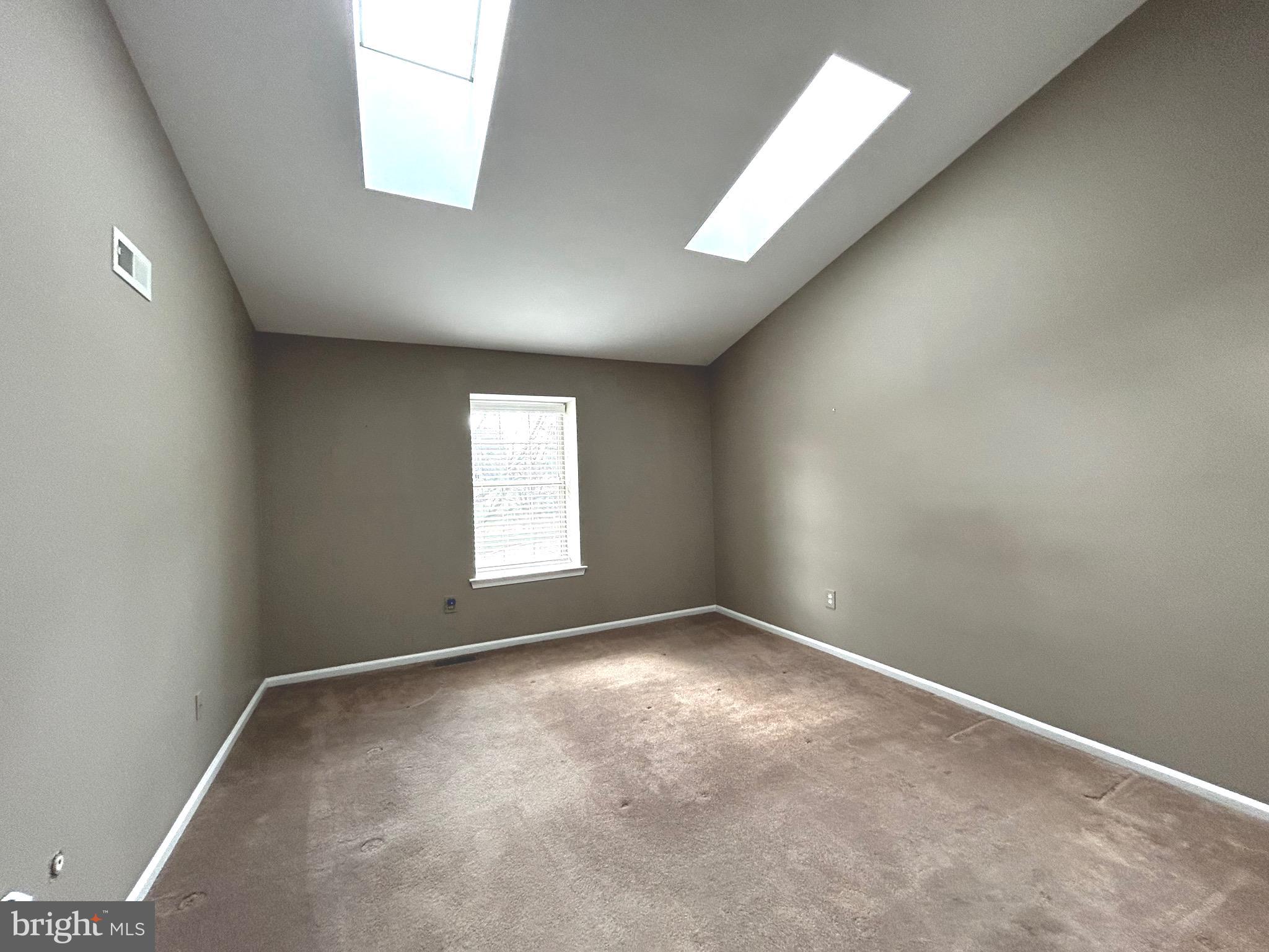 MONTGOMERY BROOKE - Residential Lease