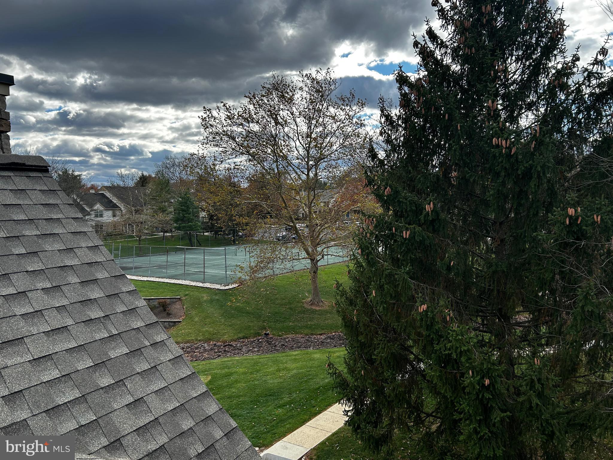 MONTGOMERY BROOKE - Residential Lease