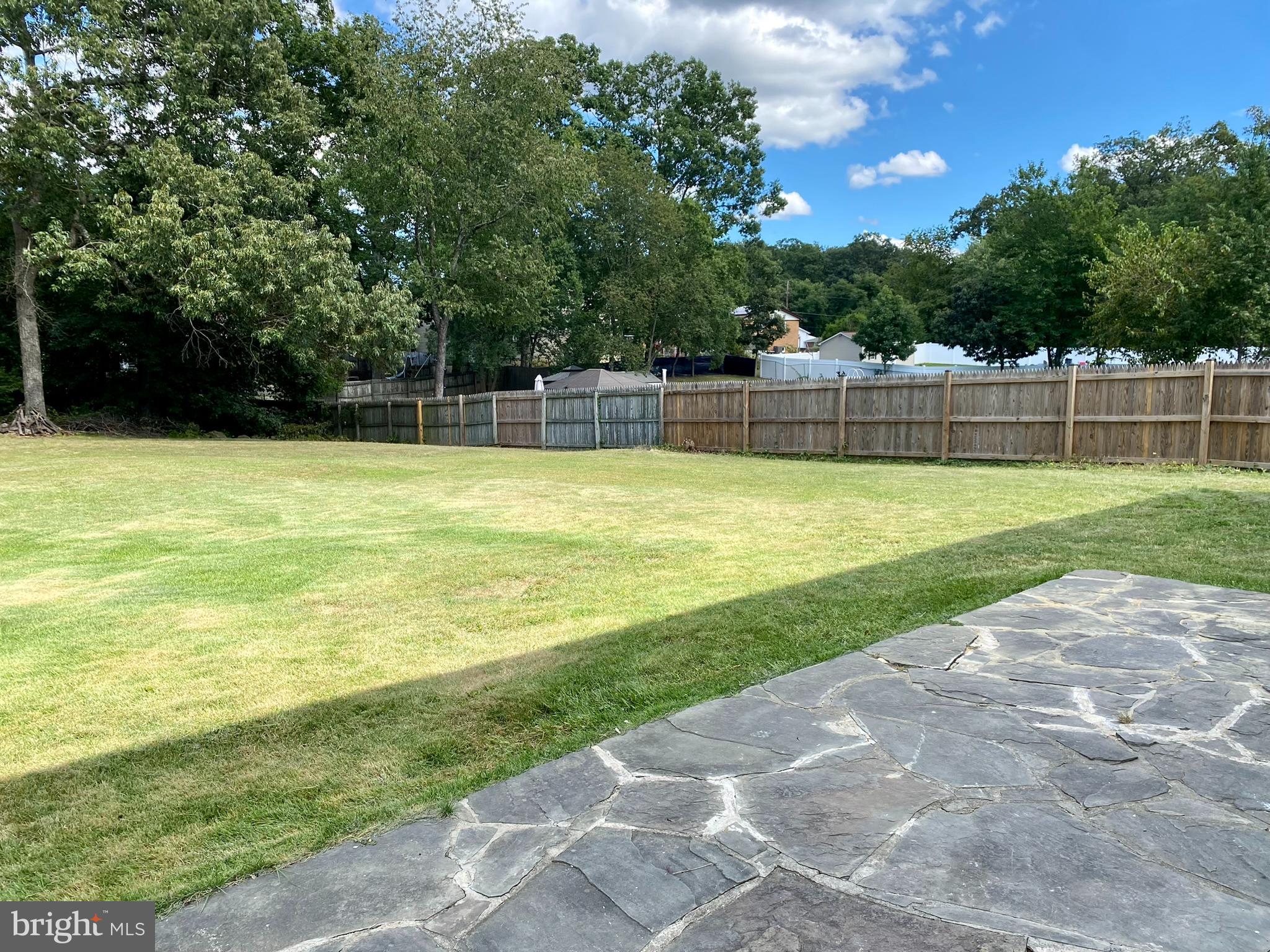 CAROLINE WOODS - Residential