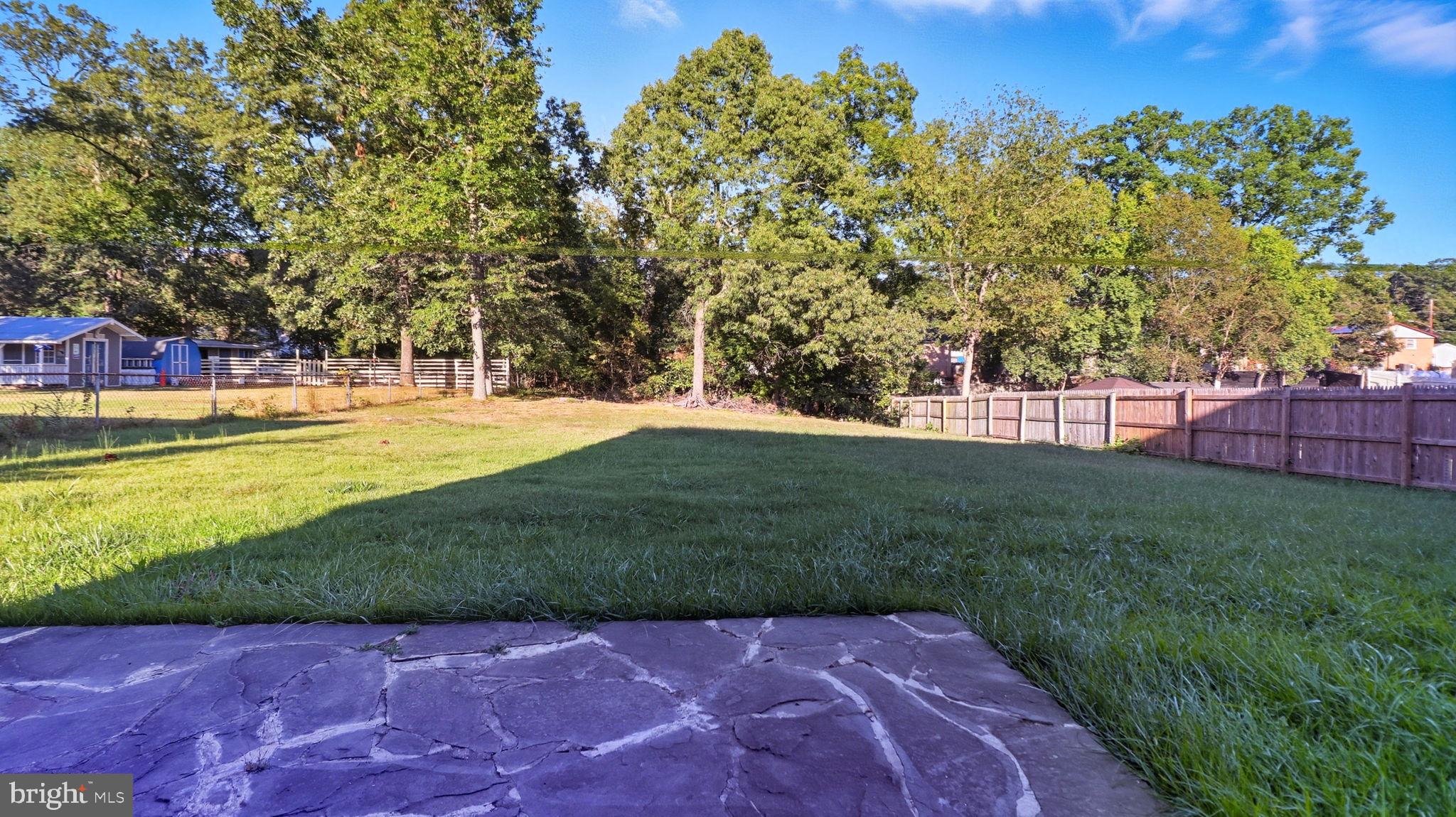 CAROLINE WOODS - Residential