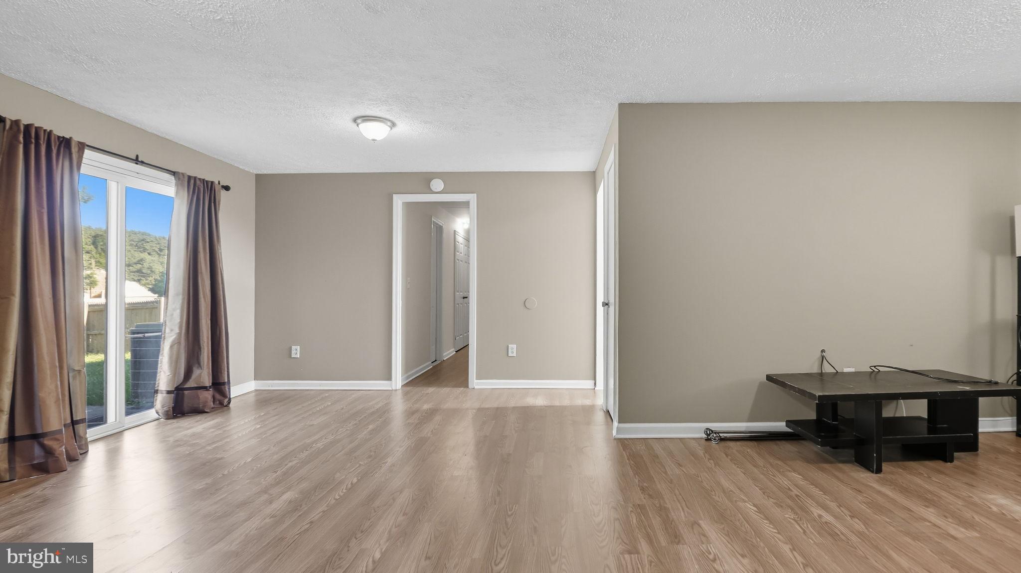 CAROLINE WOODS - Residential