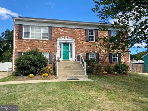 8136 COMET DRIVE FORT WASHINGTON MD 20744