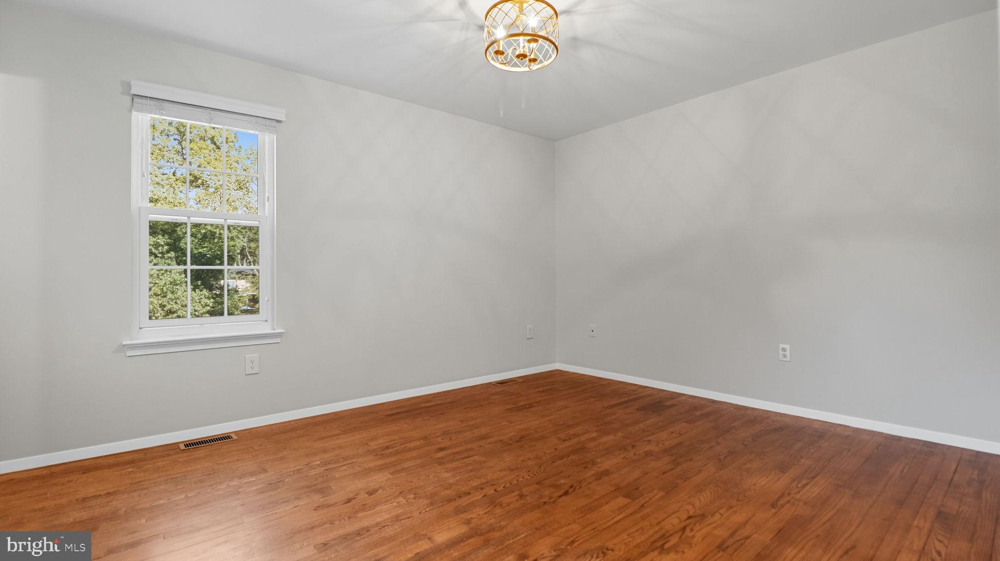 CAROLINE WOODS - Residential