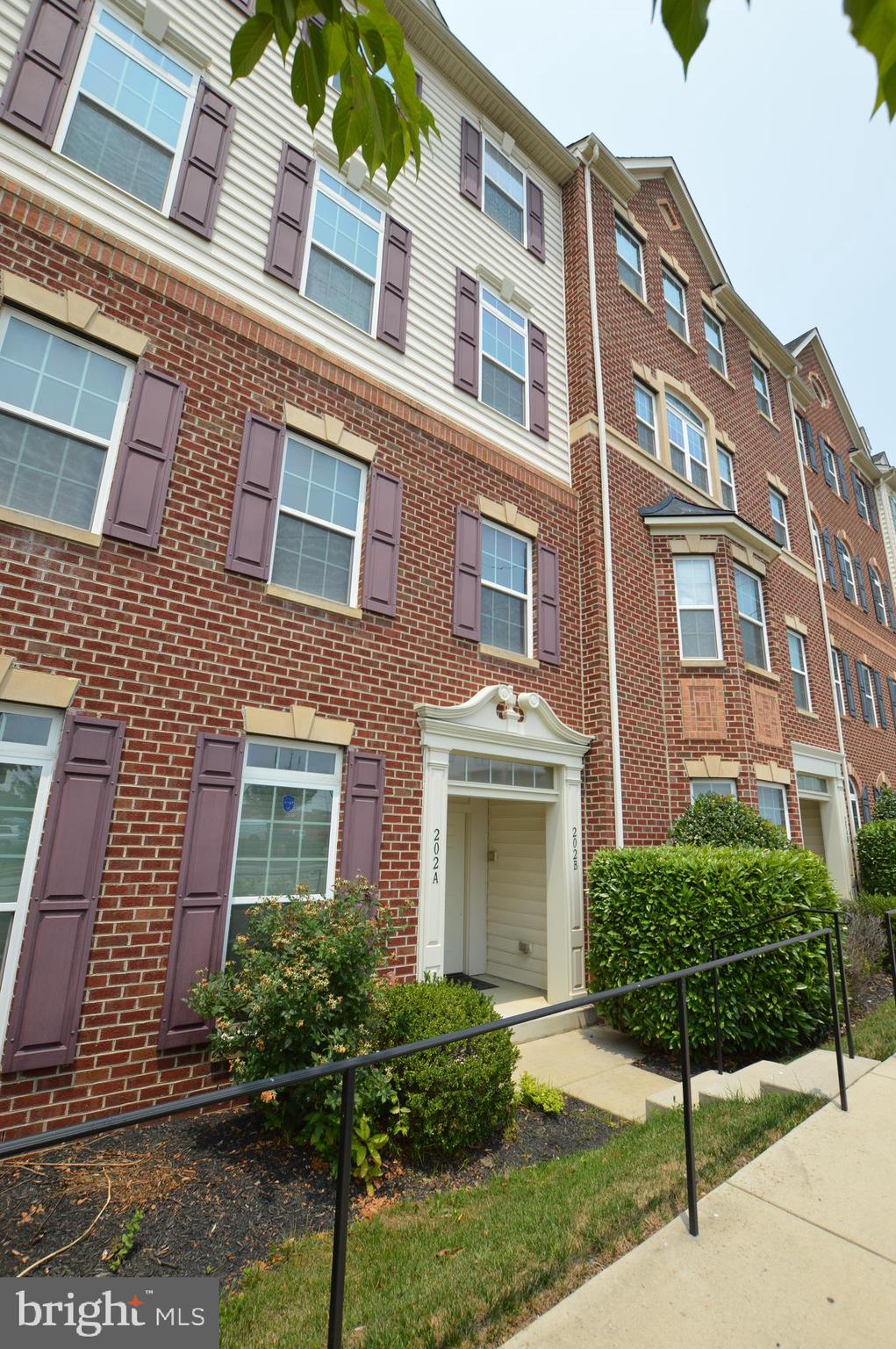 MARKET SQUARE - Residential Lease