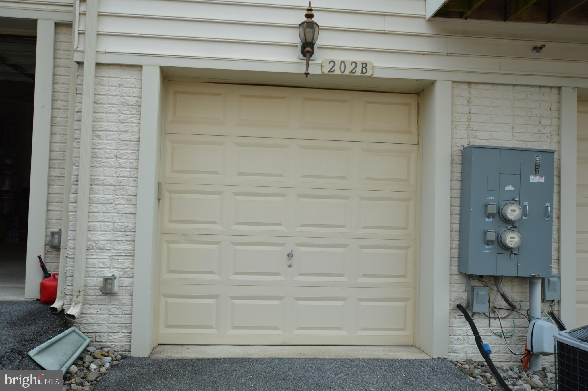 MARKET SQUARE - Residential Lease