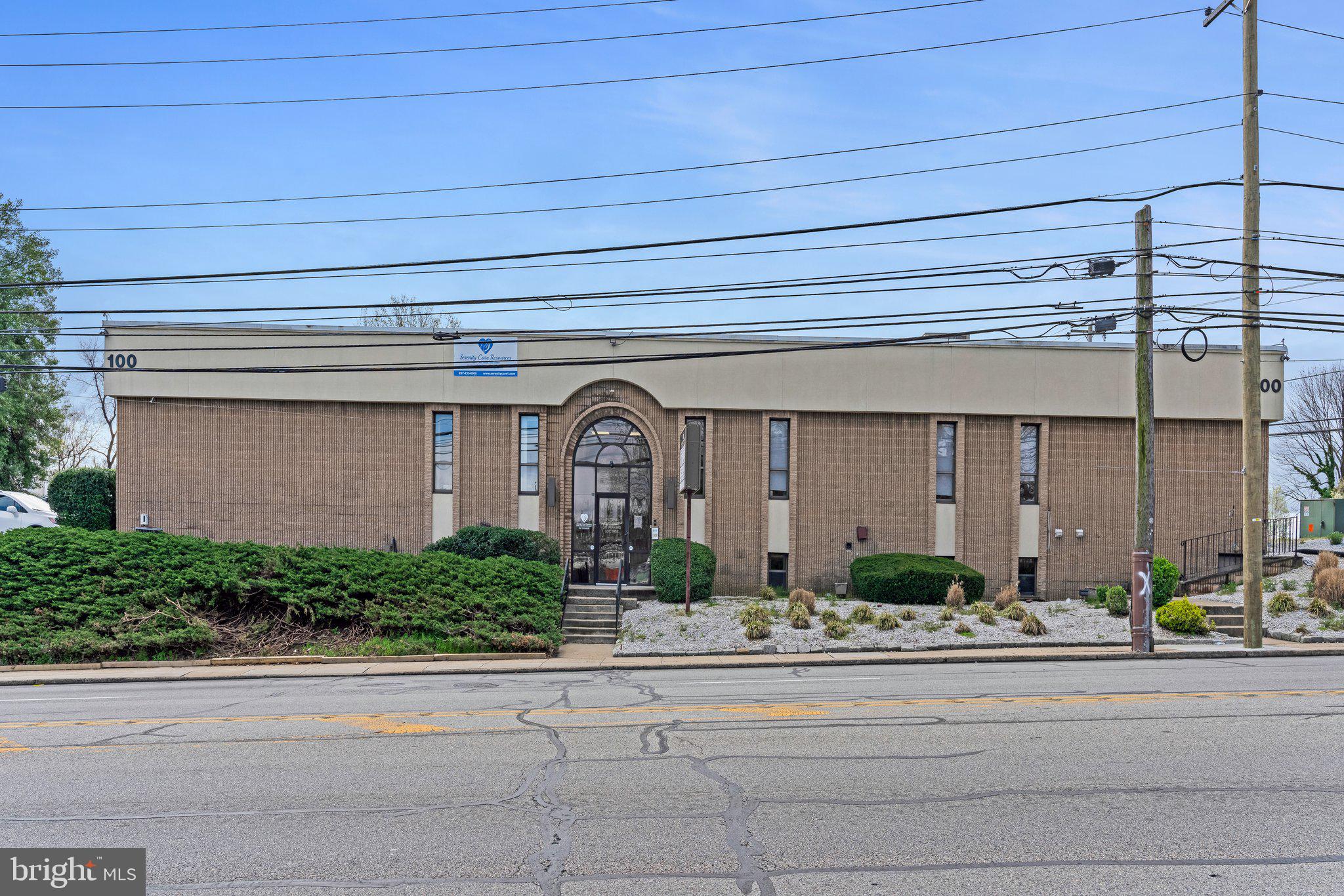 Professional Arts Building in excellent condition located in Ridley Township at the corner of Chester Pike and Swarthmore Ave. Five (5) Unit Medical Office Building has two levels containing 11,0000 square feet of gross rental space with 40 parking spaces.
Main tenants include Physician, Audiologist, Chiropractor and Health Care Provider. There are 5500 square feet of rental space on each level with the Main Level being Handicap Accessible.
Conveniently located directly across from Taylor Hospital.