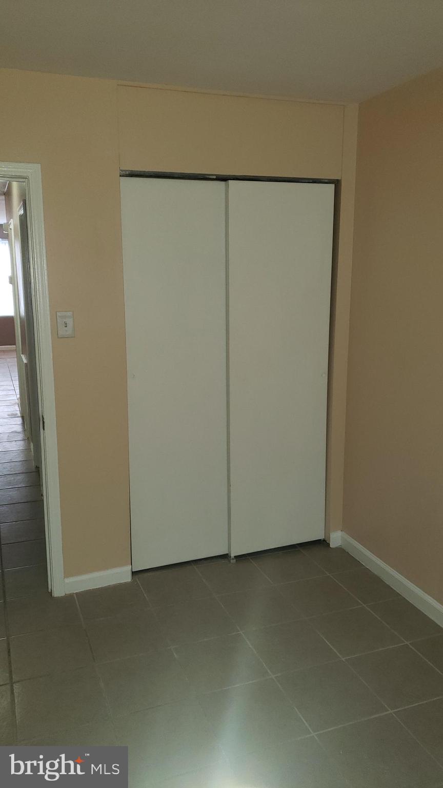 ASHTON-WOODENBRIDGE - Residential Lease