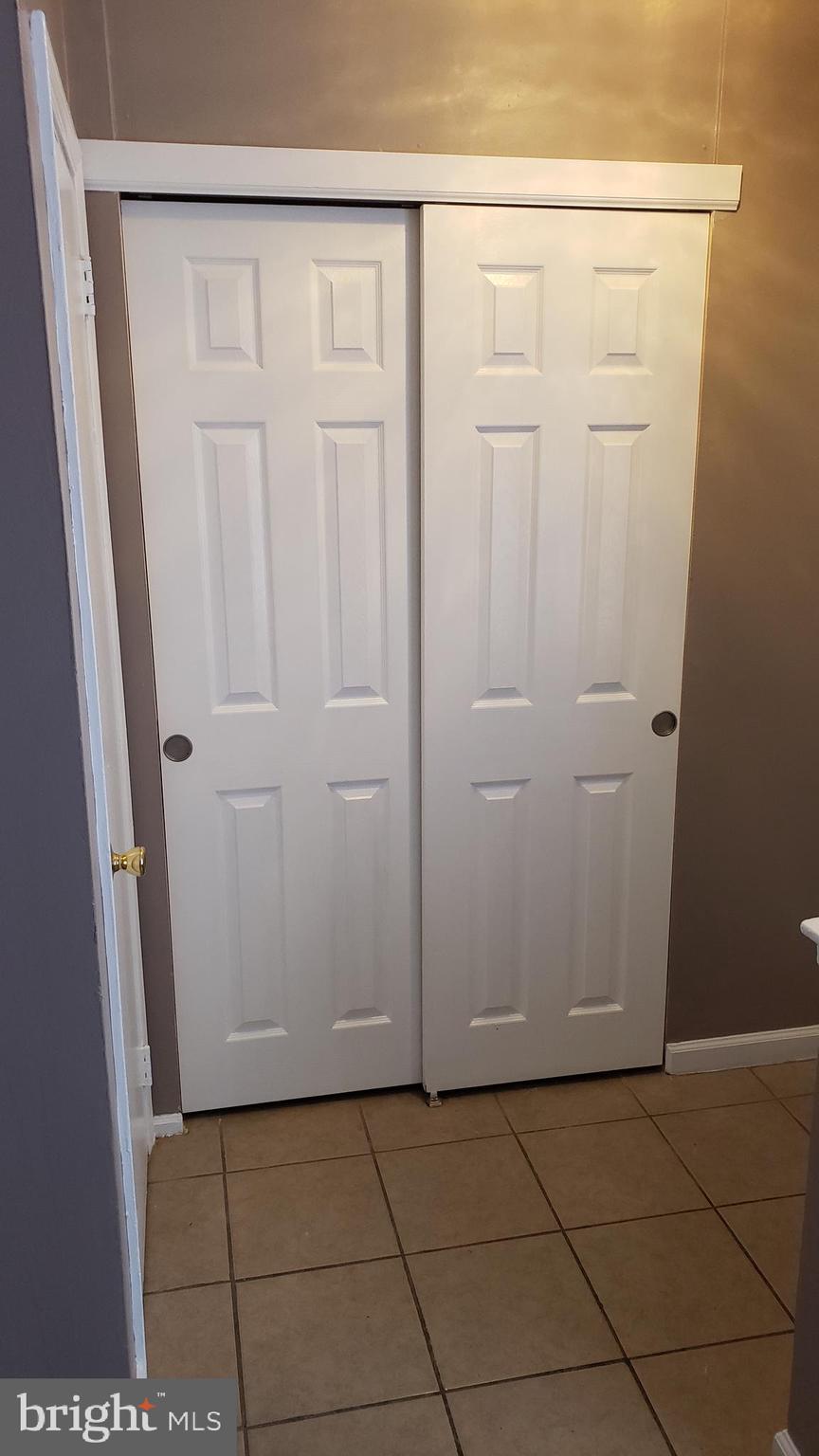 ASHTON-WOODENBRIDGE - Residential Lease