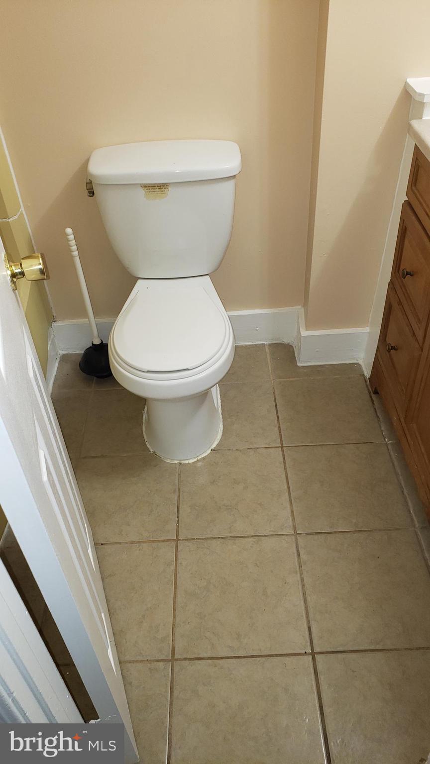 ASHTON-WOODENBRIDGE - Residential Lease