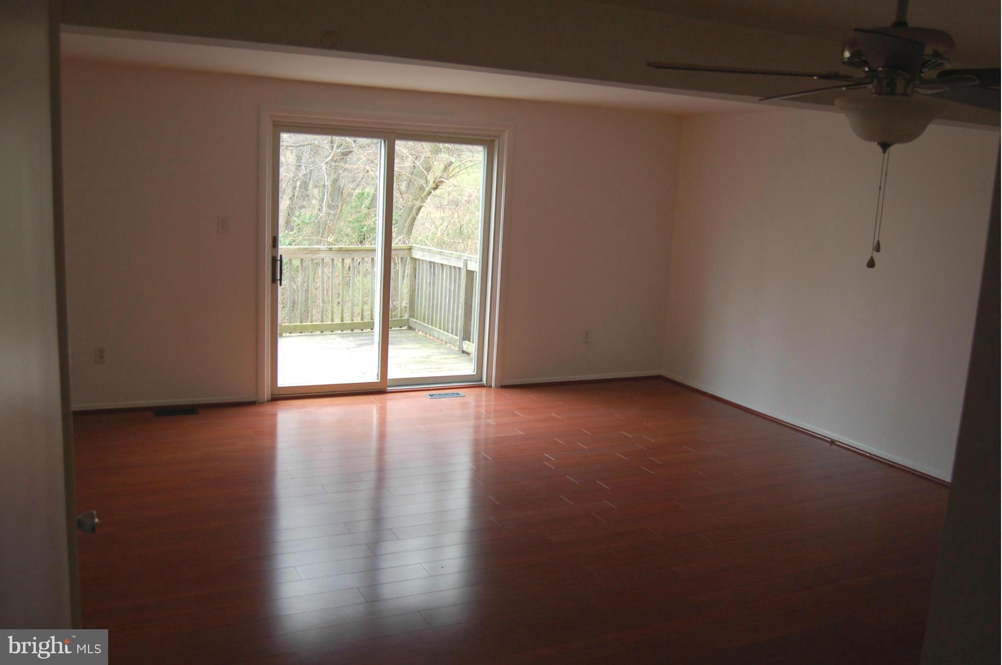 TOWN & COUNTRY APARTMENTS CARNEY - Residential