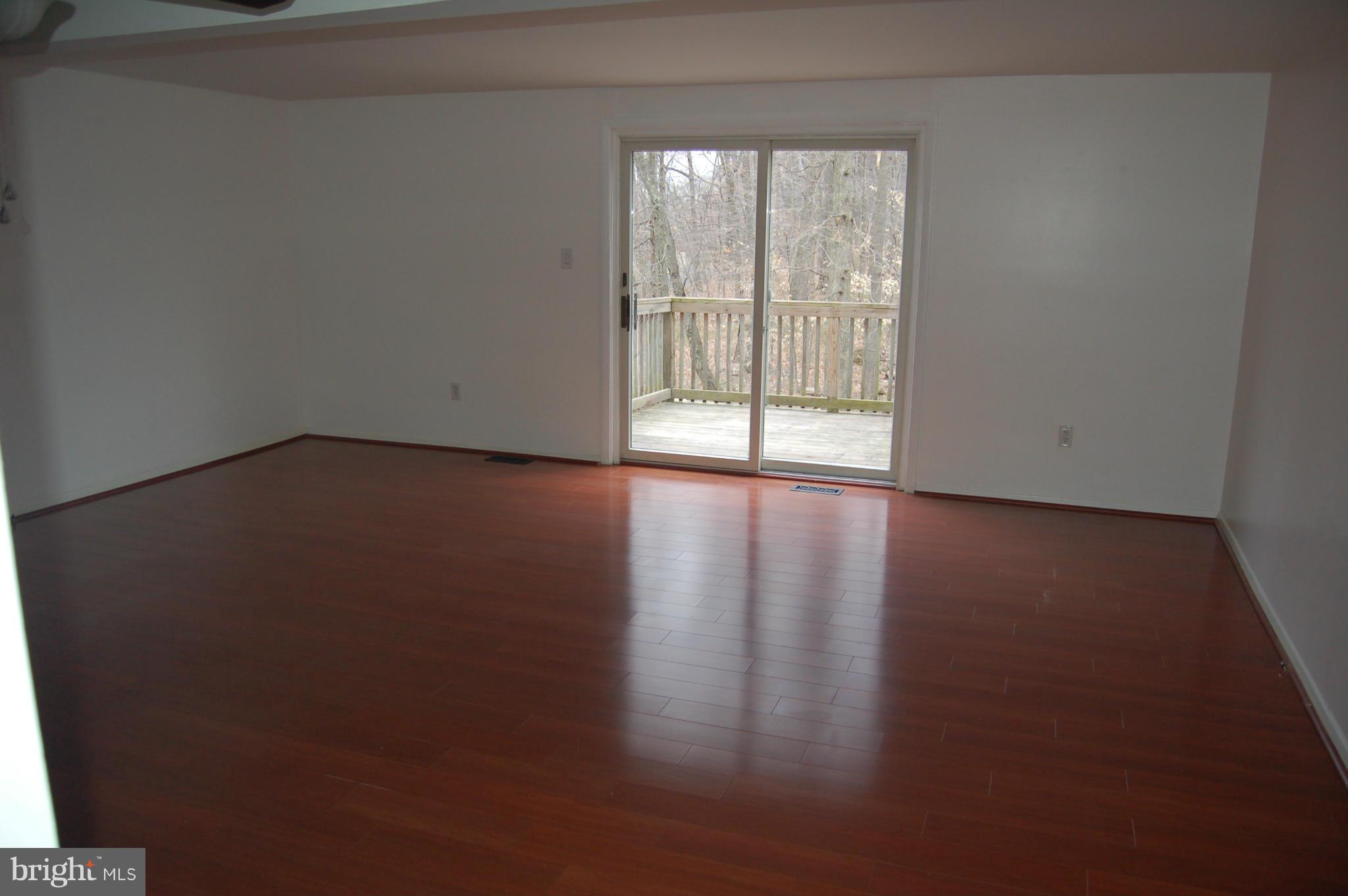 TOWN & COUNTRY APARTMENTS CARNEY - Residential