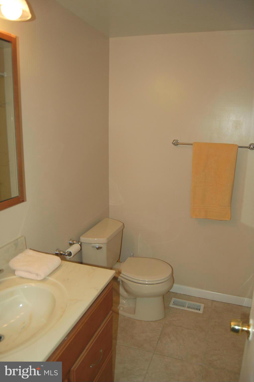 TOWN & COUNTRY APARTMENTS CARNEY - Residential