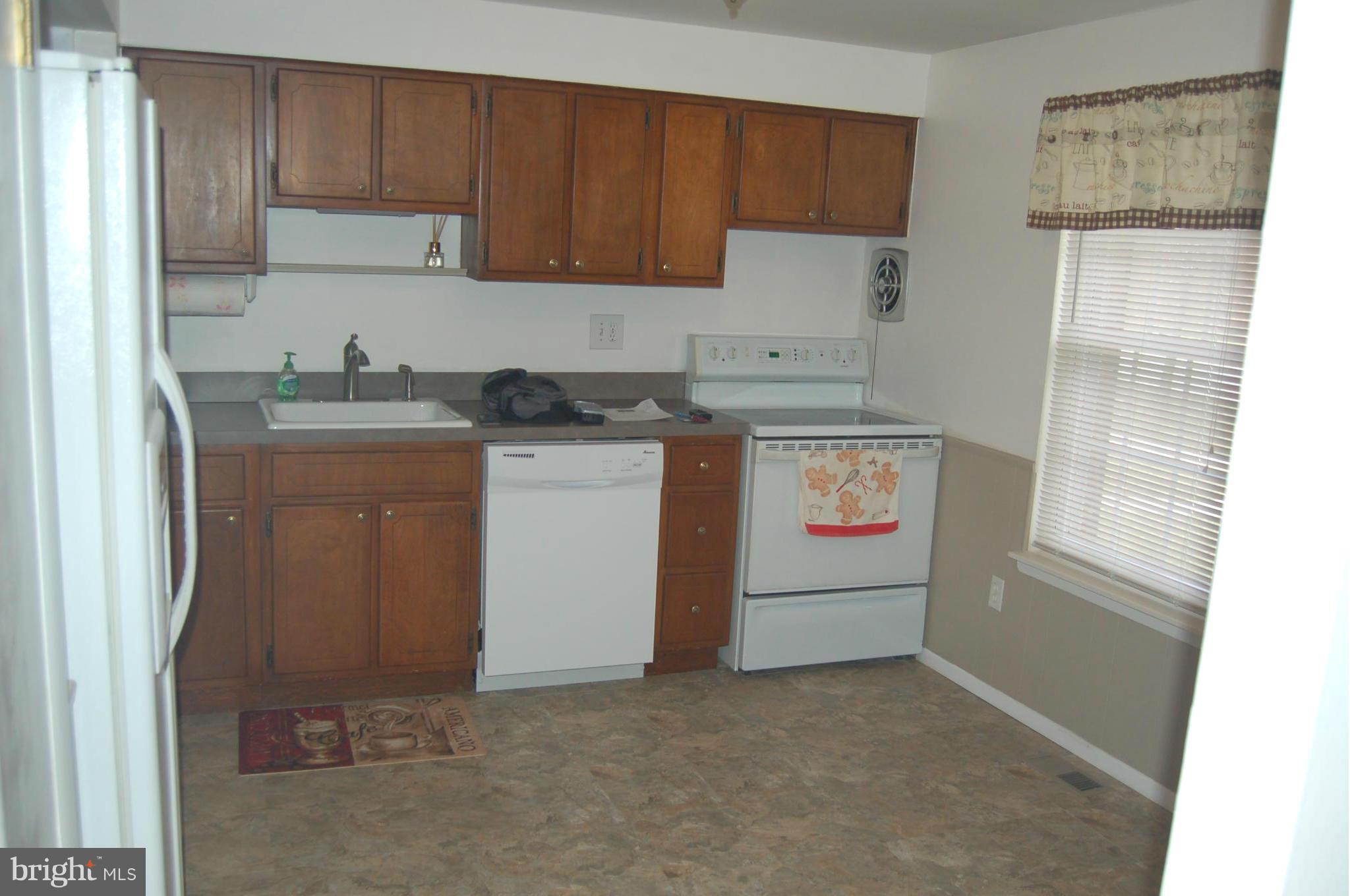 TOWN & COUNTRY APARTMENTS CARNEY - Residential