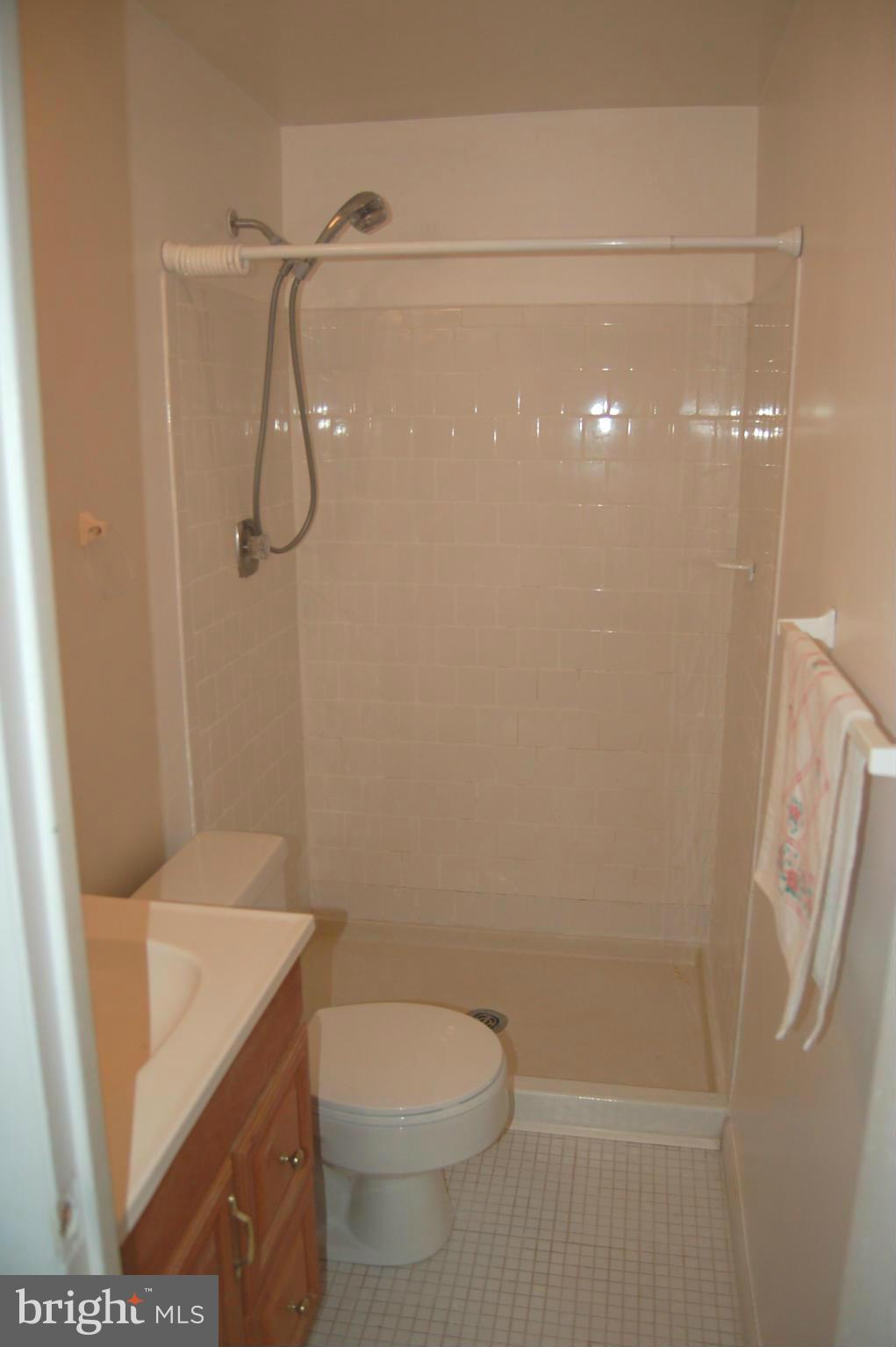 TOWN & COUNTRY APARTMENTS CARNEY - Residential