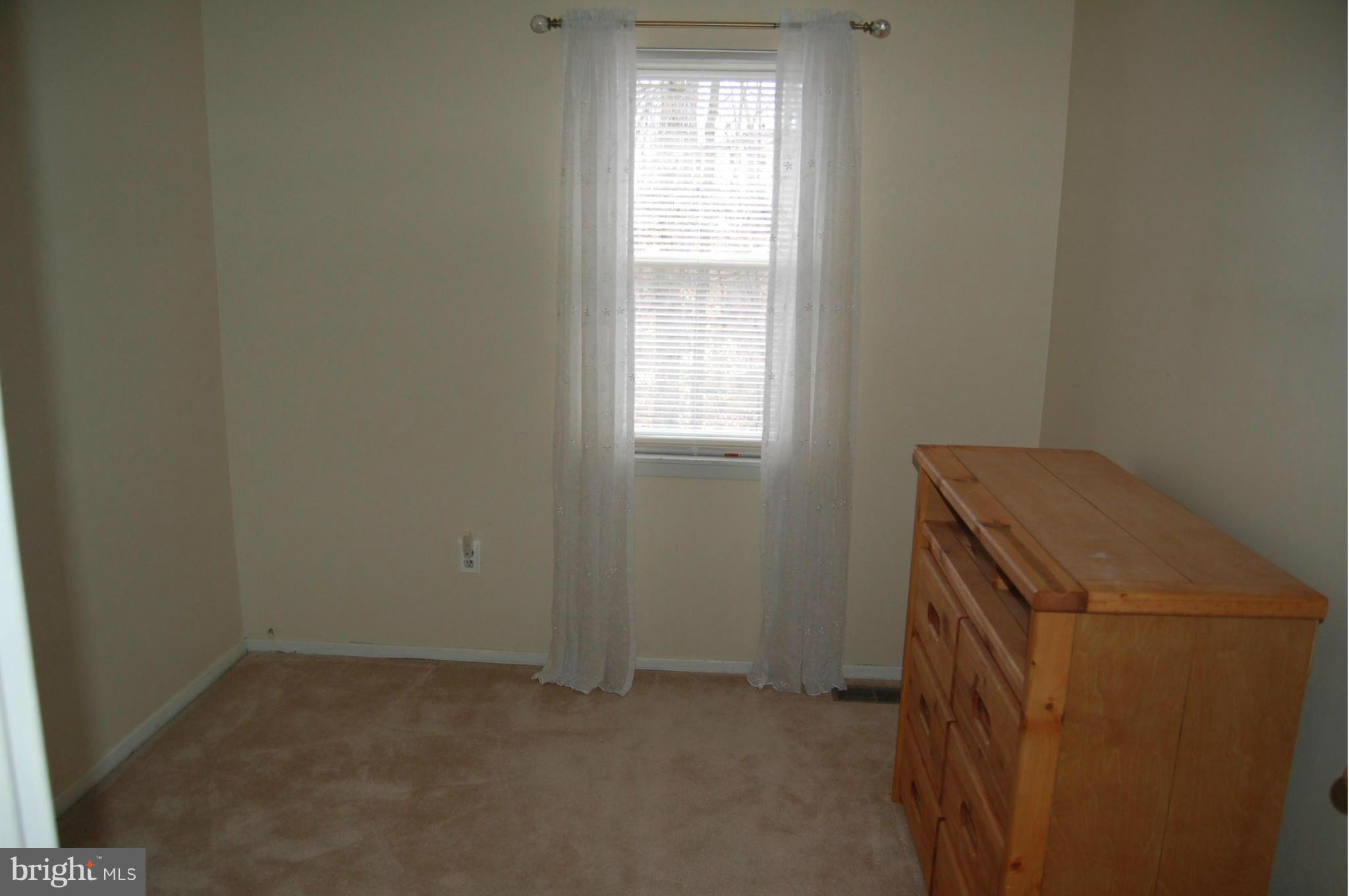 TOWN & COUNTRY APARTMENTS CARNEY - Residential