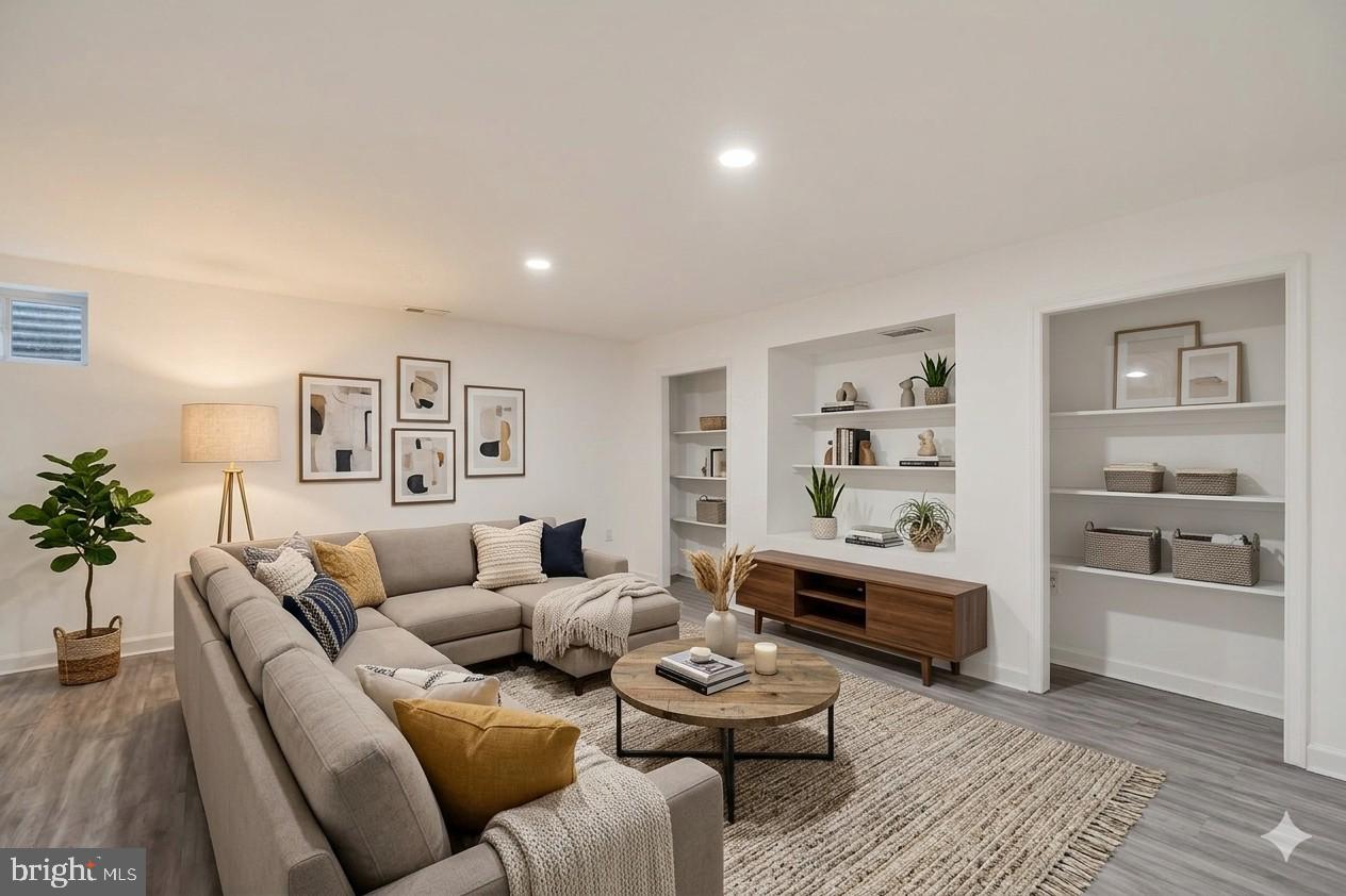 PLYMOUTH GARDENS - Residential