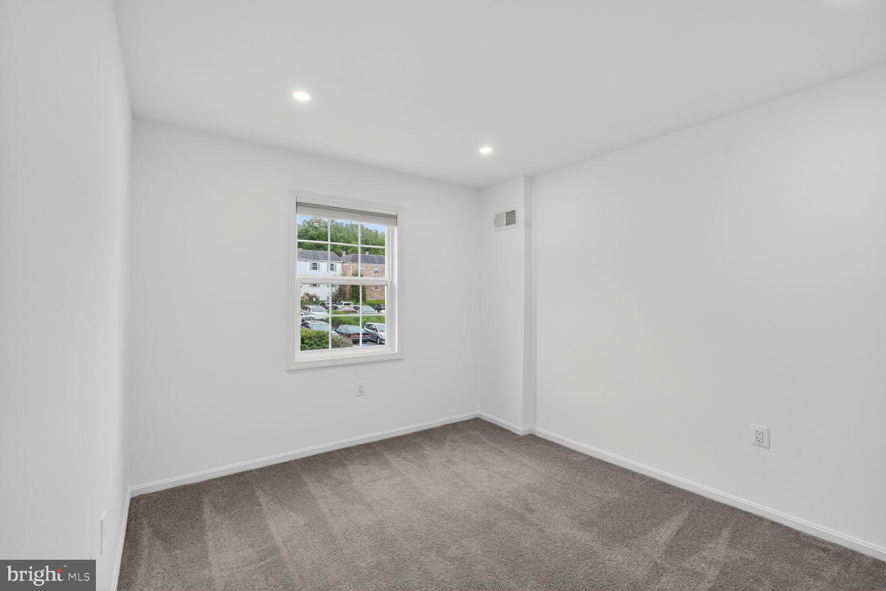 PLYMOUTH GARDENS - Residential