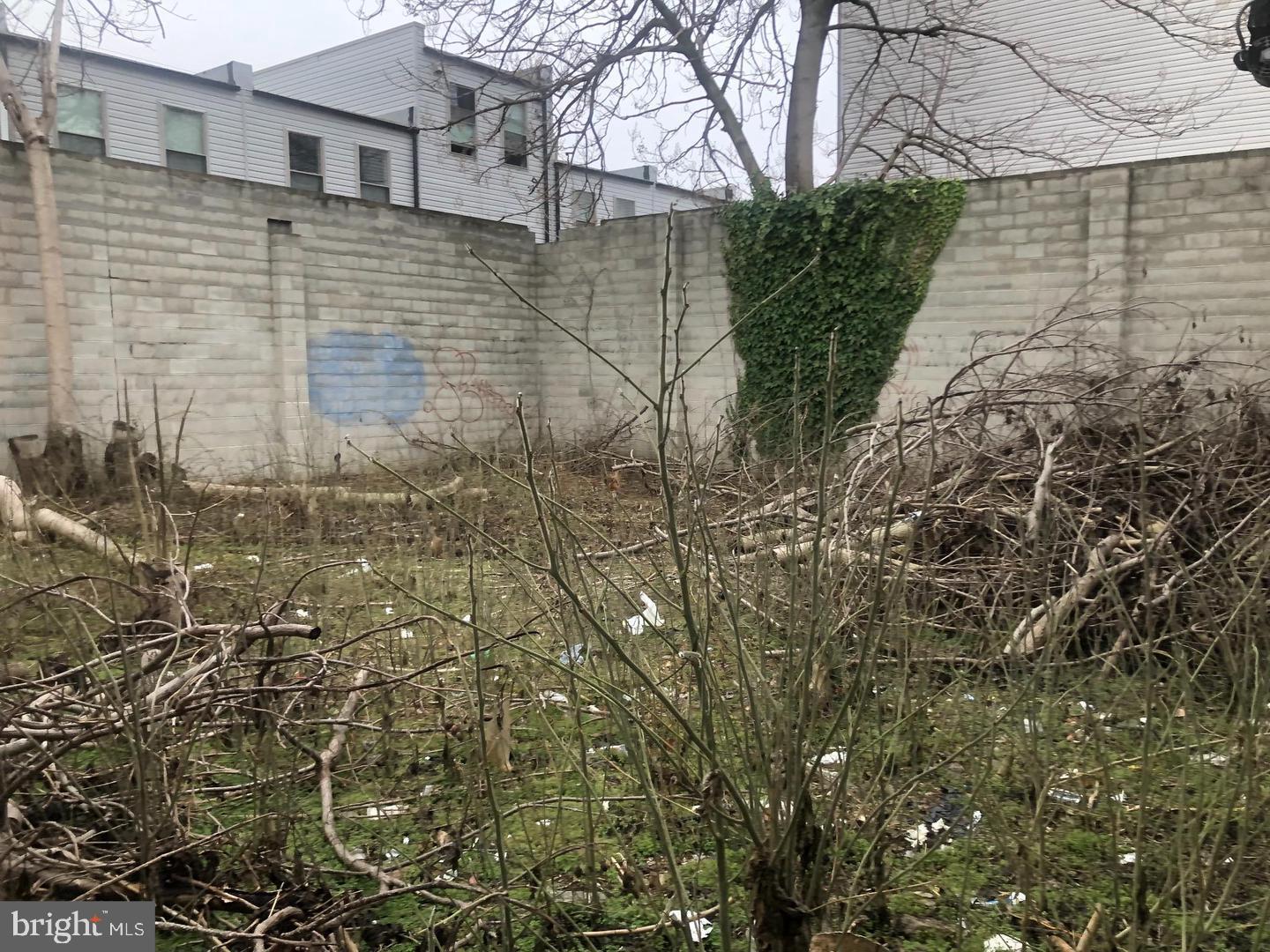 1323-1329 LAMBERT SHOAL S