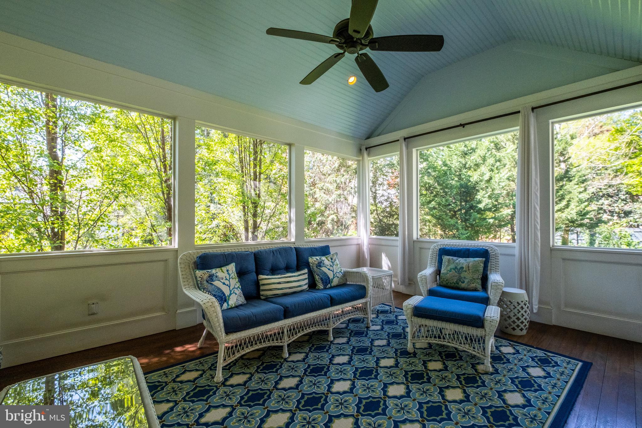 FOREST HILLS - Residential