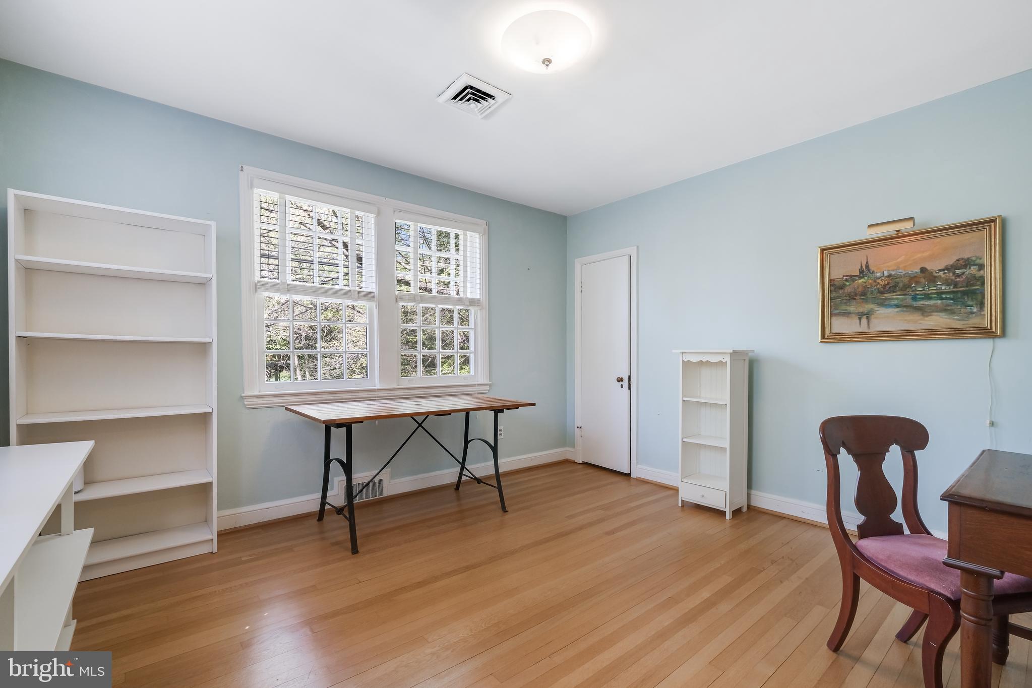 FOREST HILLS - Residential
