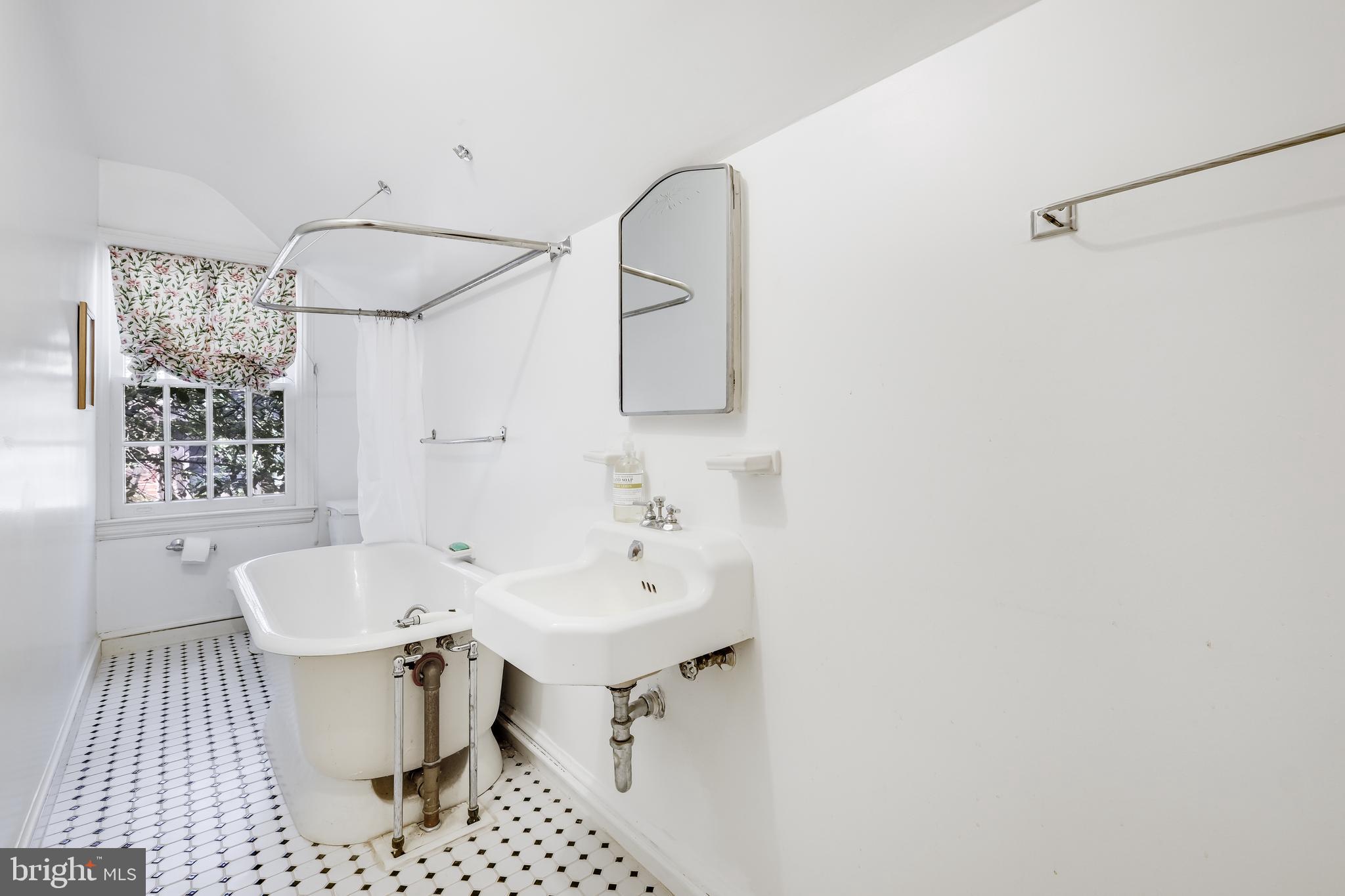 FOREST HILLS - Residential
