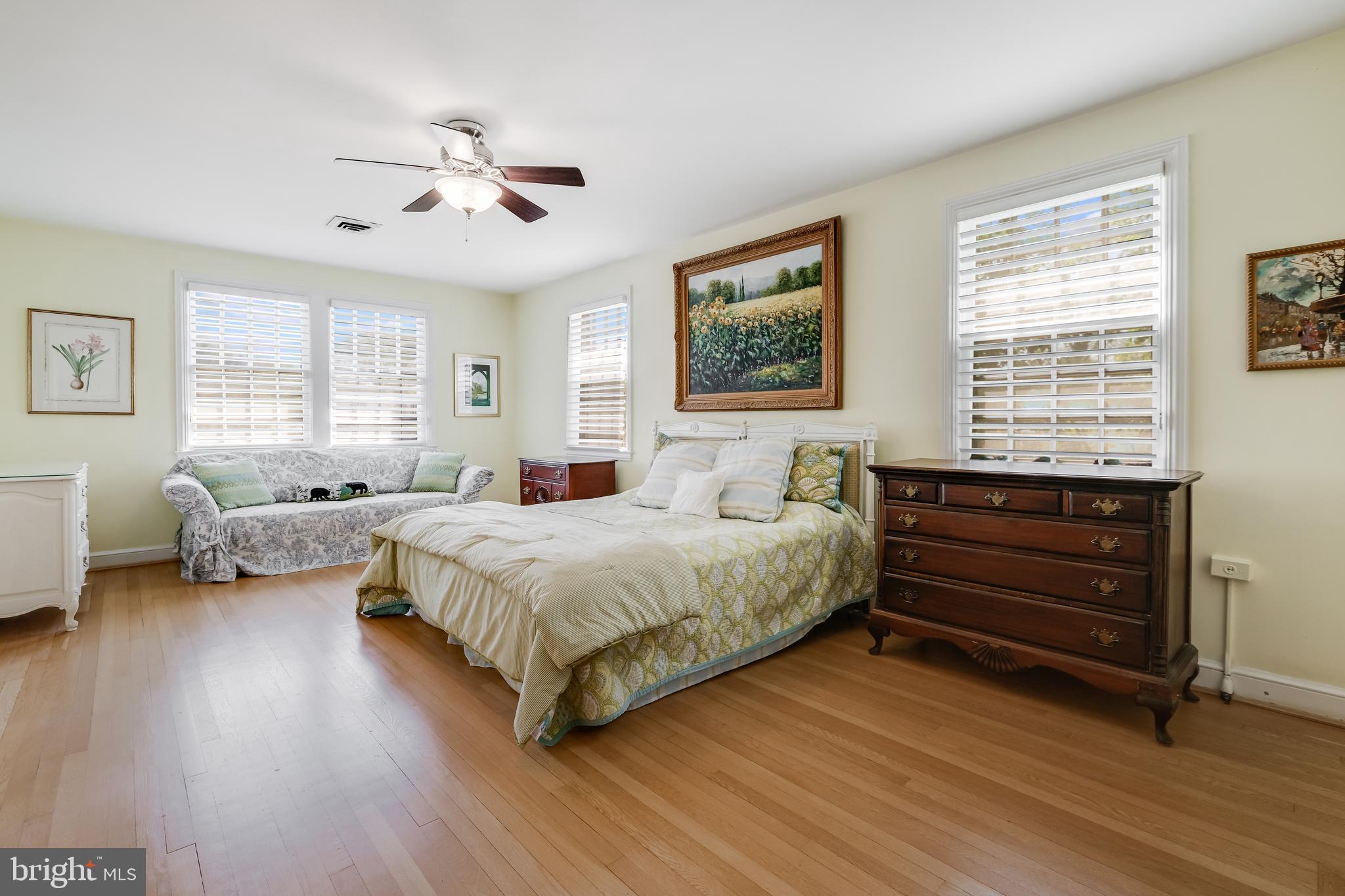 FOREST HILLS - Residential