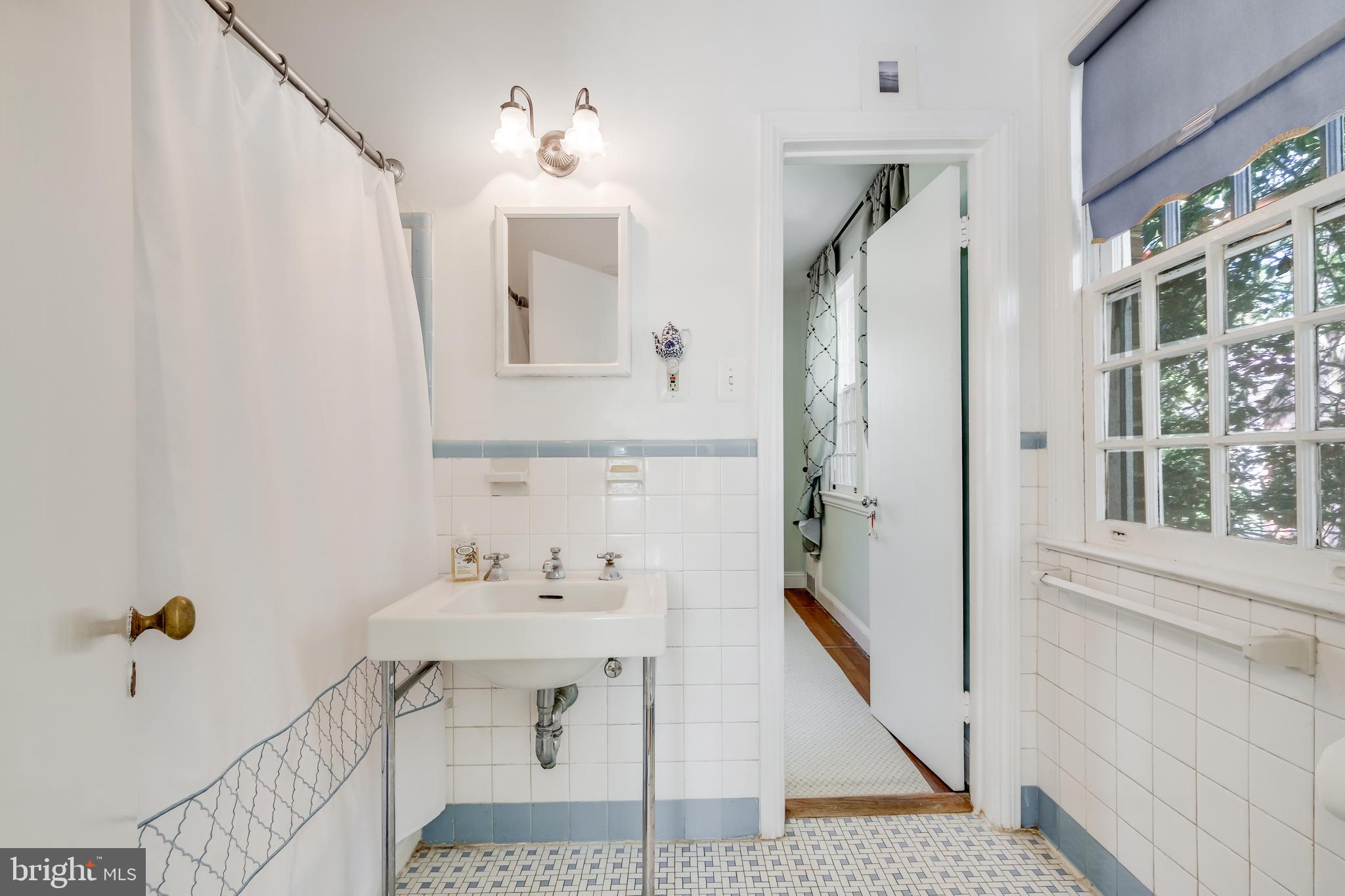 FOREST HILLS - Residential