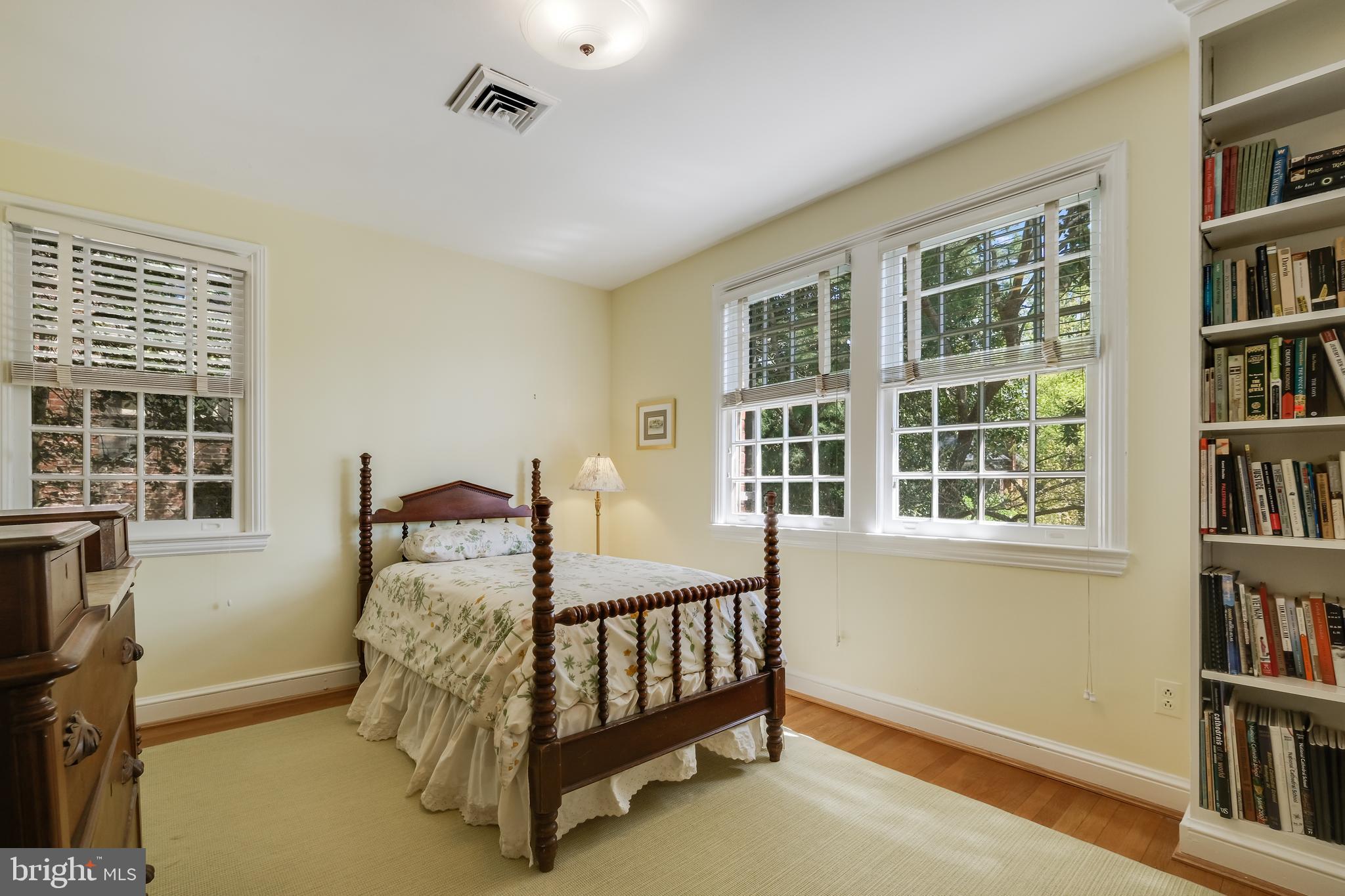 FOREST HILLS - Residential