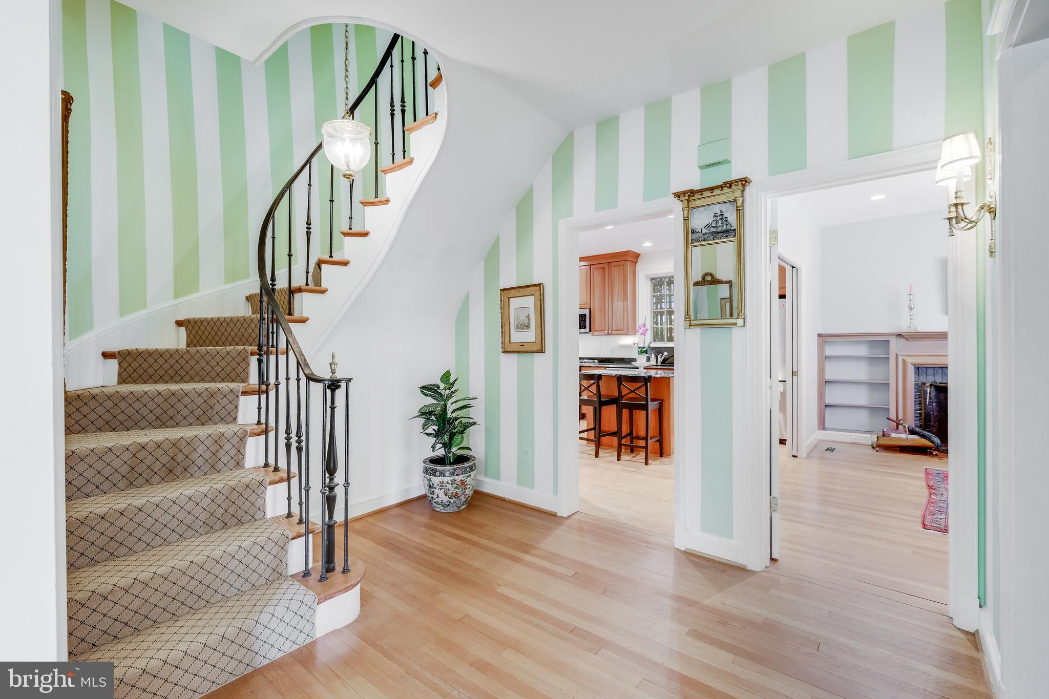 FOREST HILLS - Residential