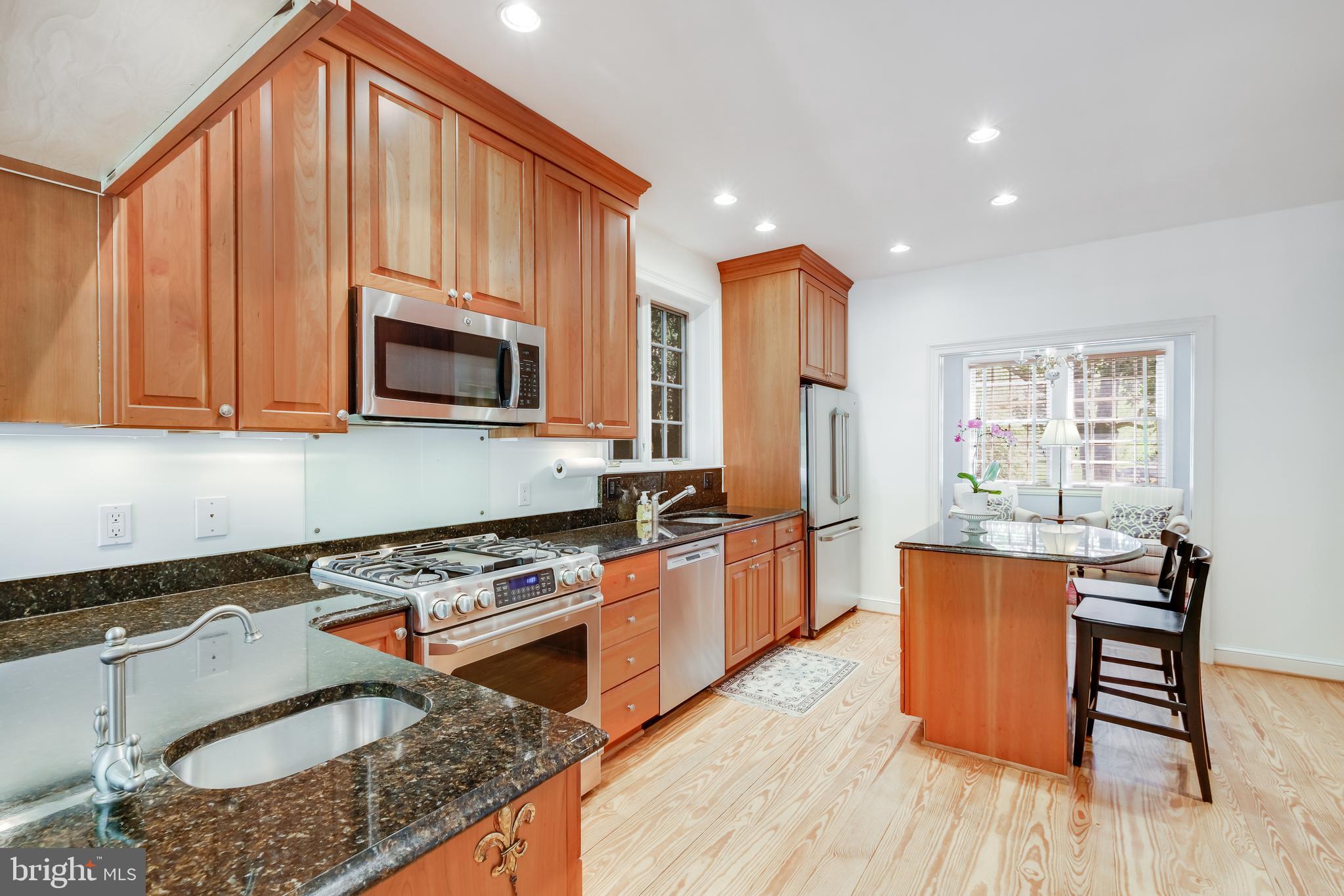 FOREST HILLS - Residential