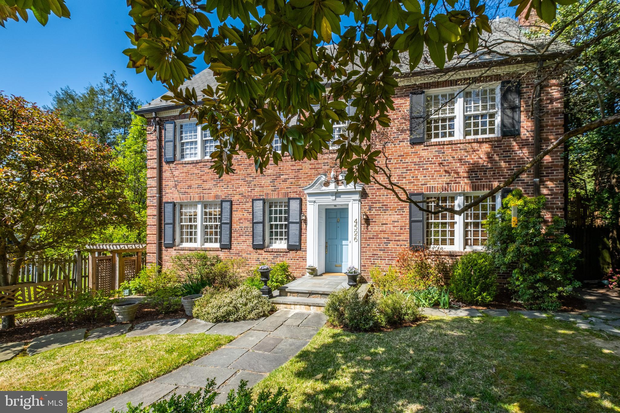 FOREST HILLS - Residential