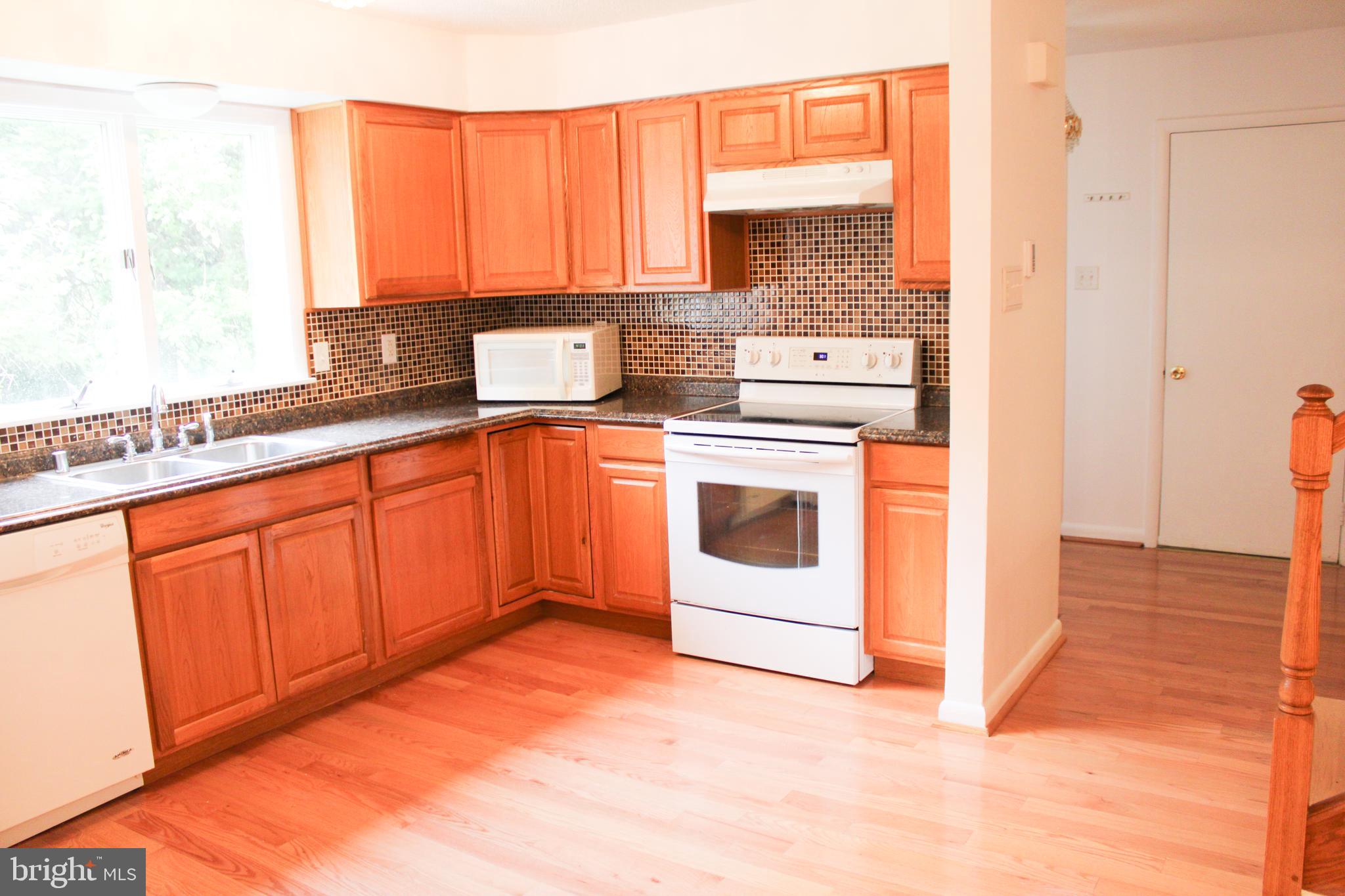 COLONIAL PARK - Residential