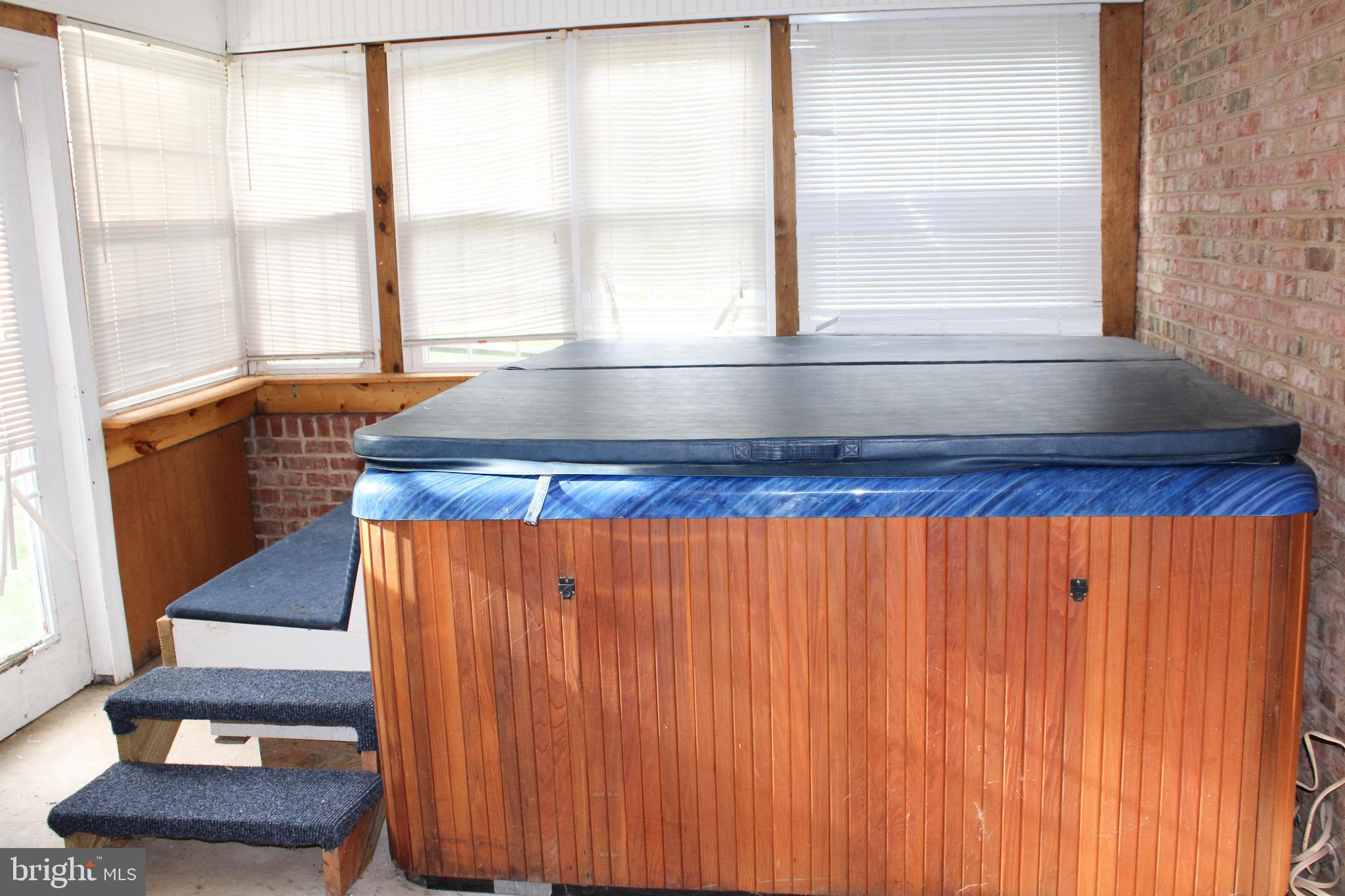 COLONIAL PARK - Residential