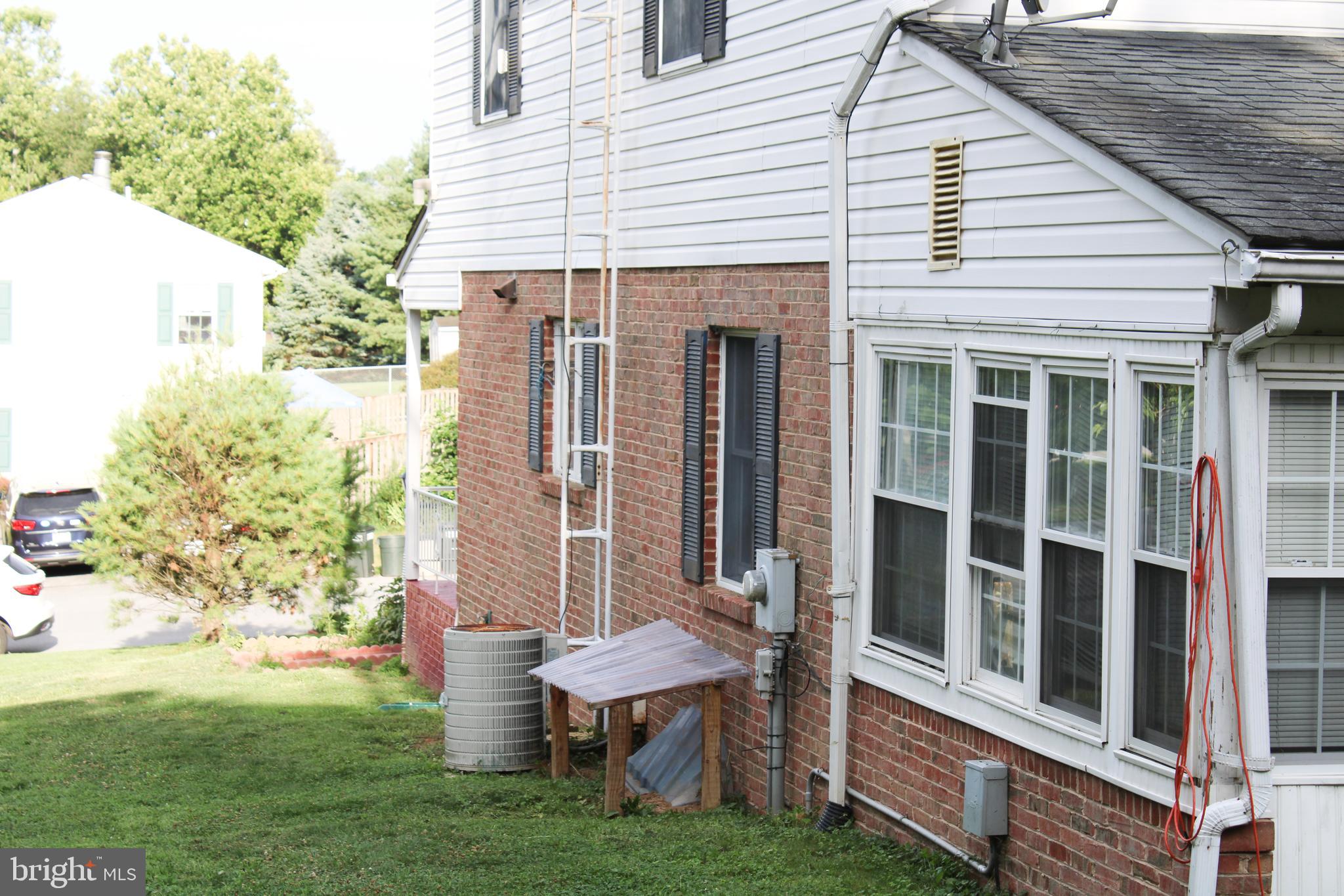 COLONIAL PARK - Residential