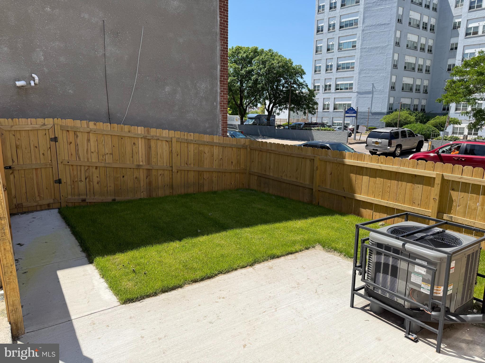 JOHNSTON SQUARE - Residential