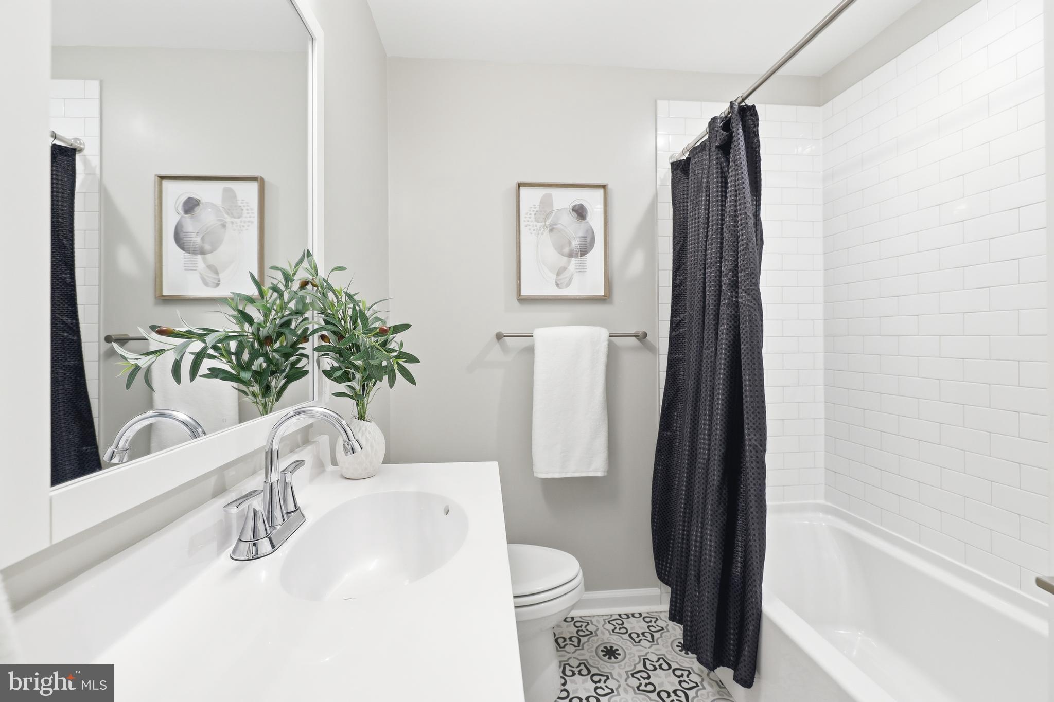JOHNSTON SQUARE - Residential