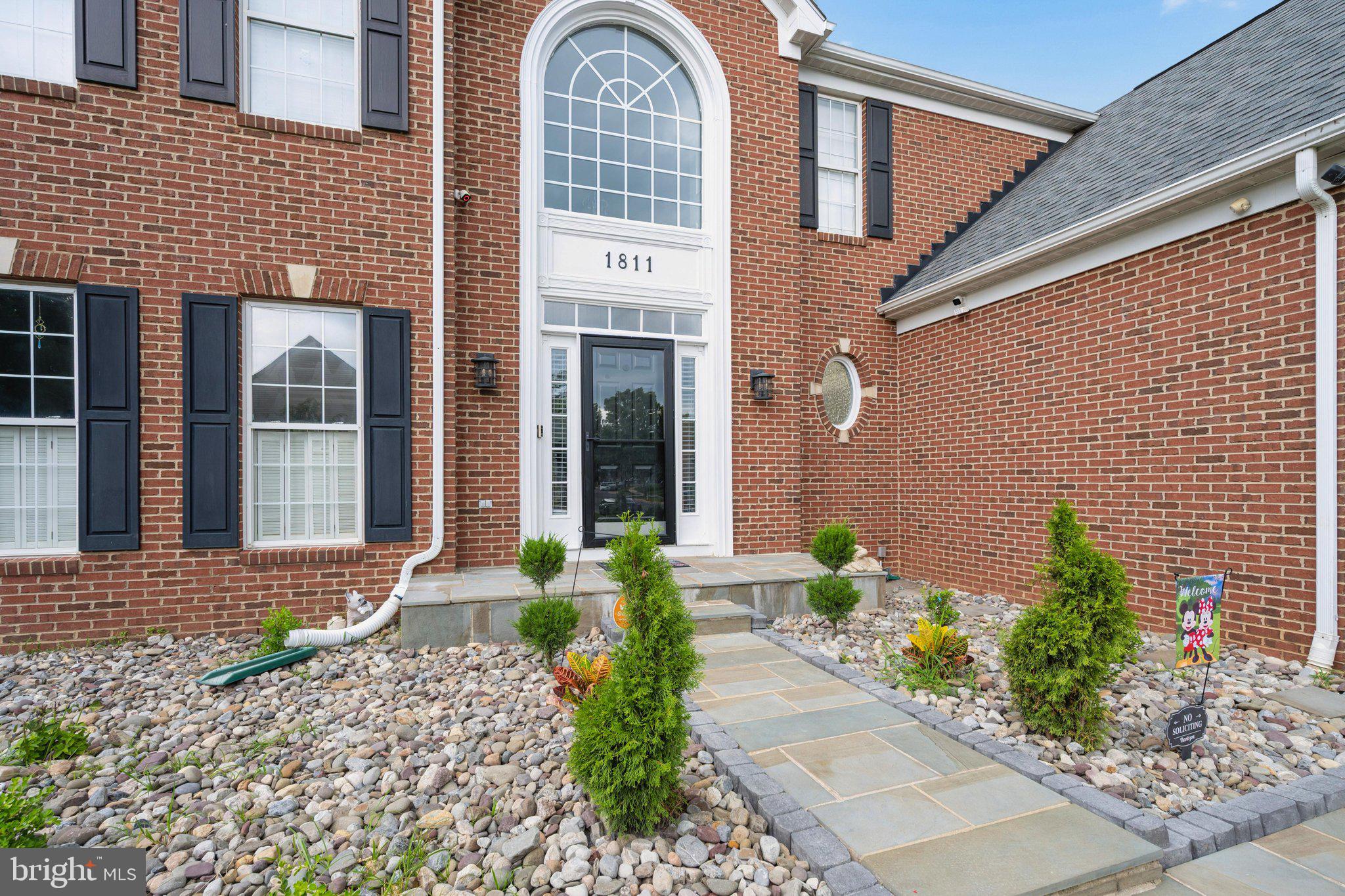 1811 CYRIL COURT