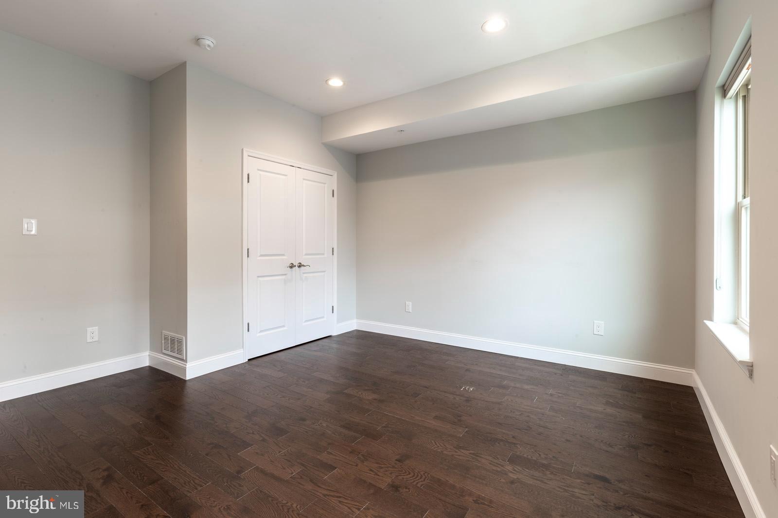 EAST KENSINGTON - Residential Lease