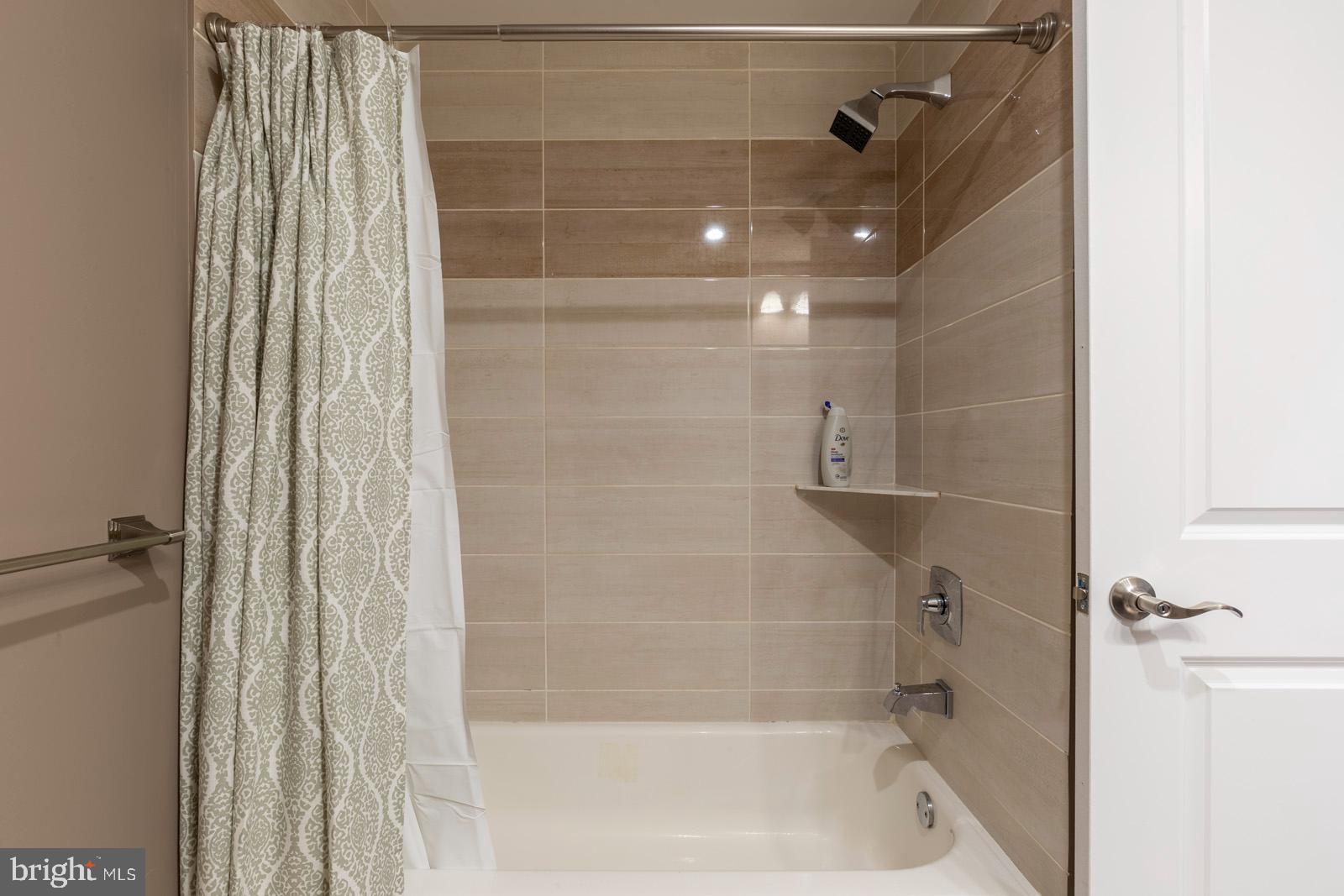 EAST KENSINGTON - Residential Lease