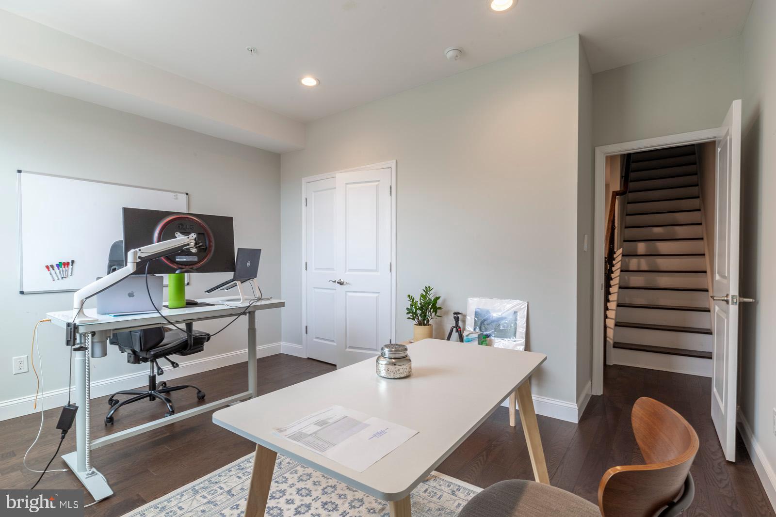 EAST KENSINGTON - Residential Lease