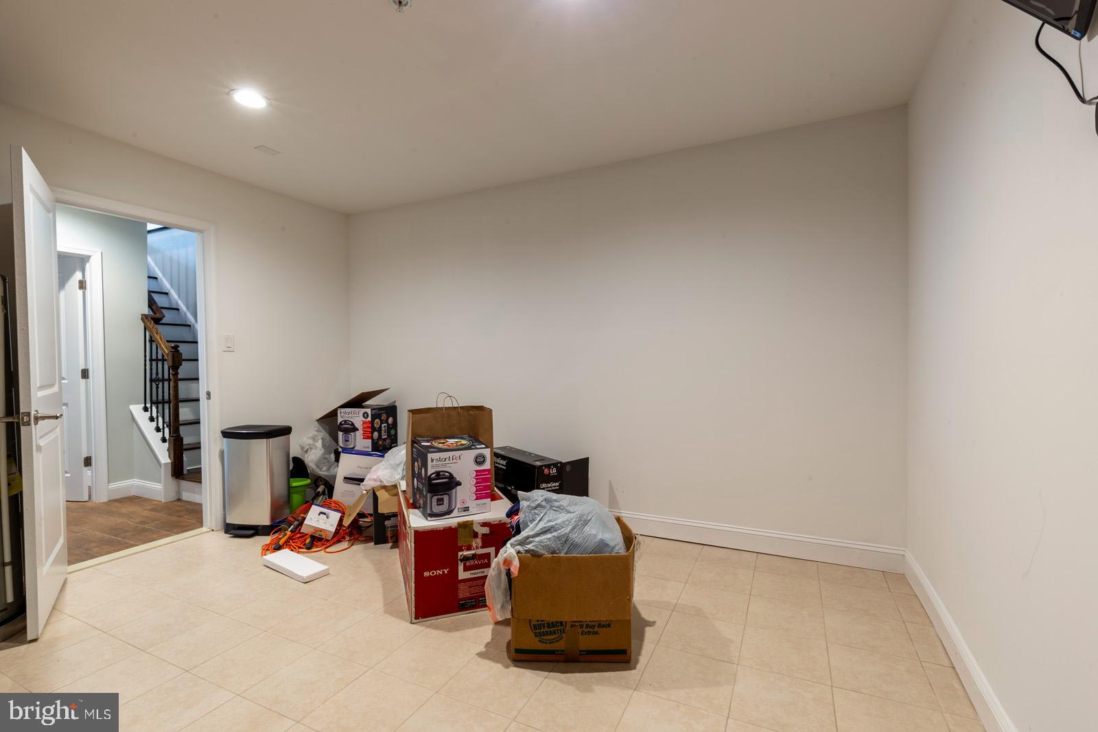 EAST KENSINGTON - Residential Lease