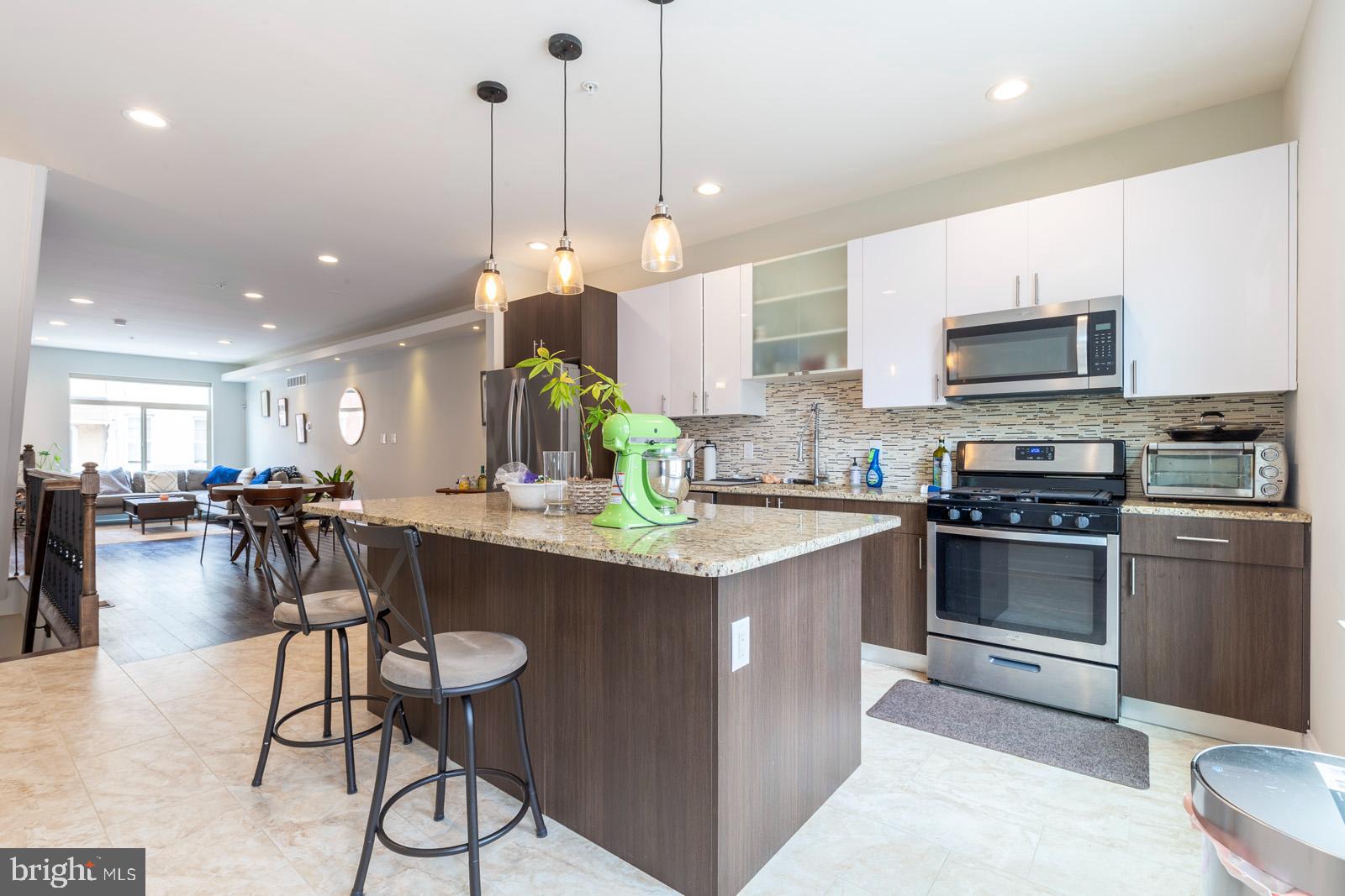 EAST KENSINGTON - Residential Lease